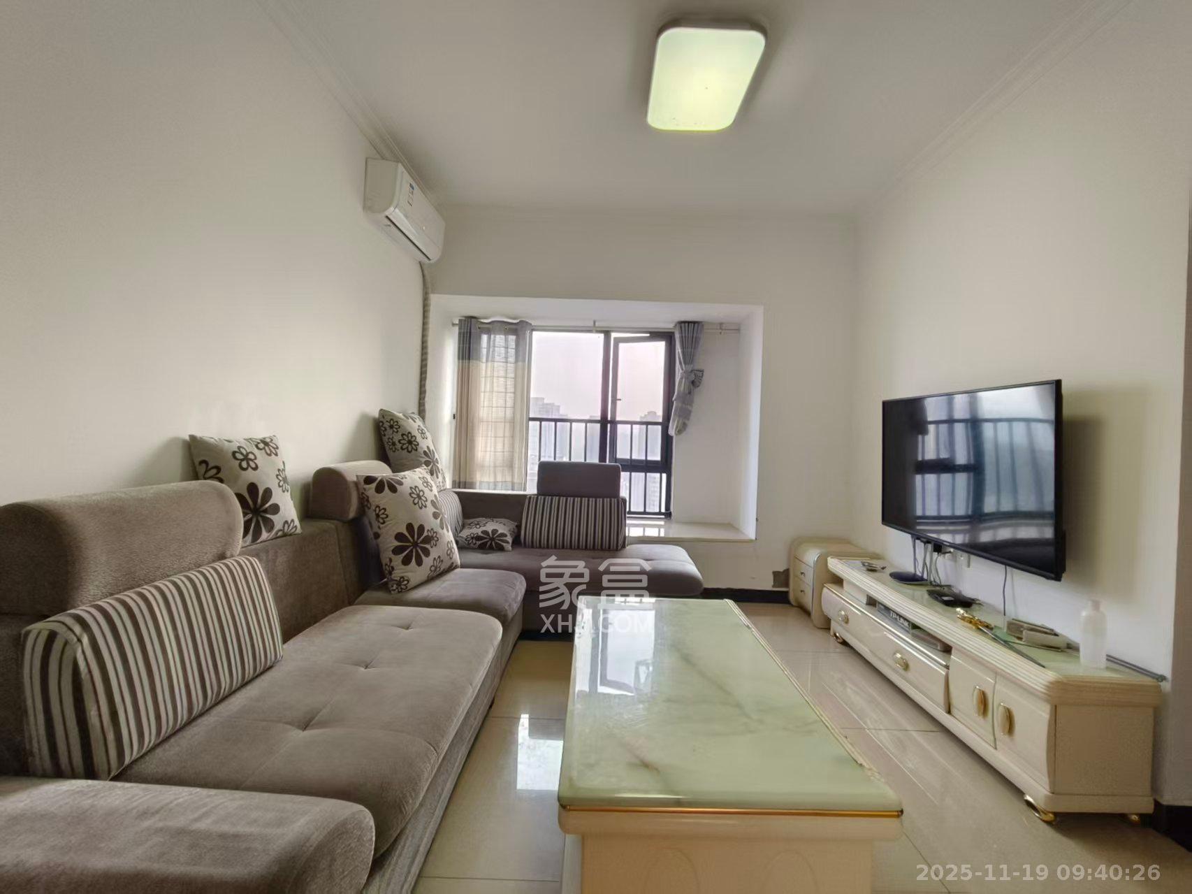 荣盛花语馨苑  3室2厅1卫    2500.0元/月