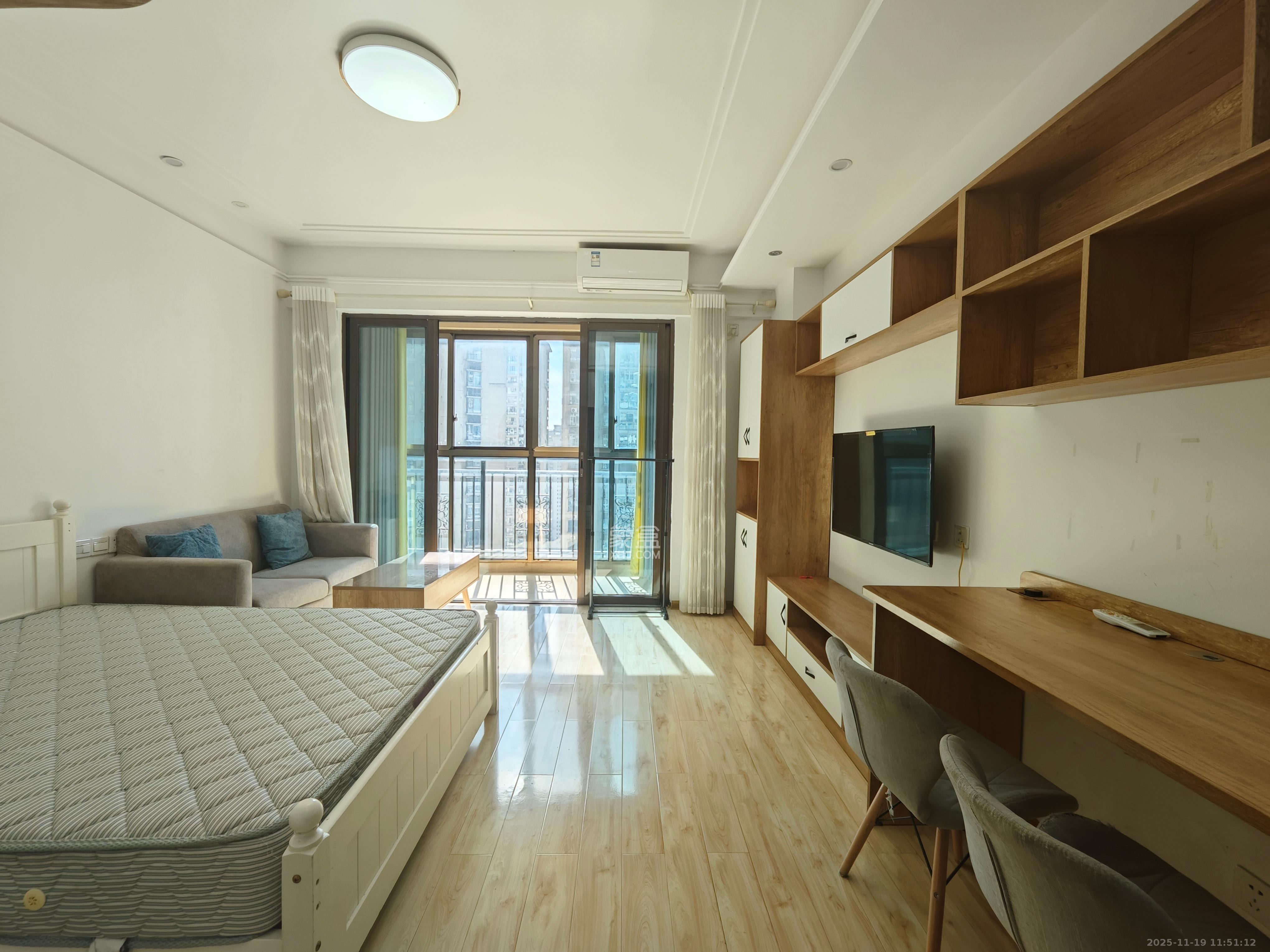 江山帝景哈佛  1室1厅1卫    1400.0元/月