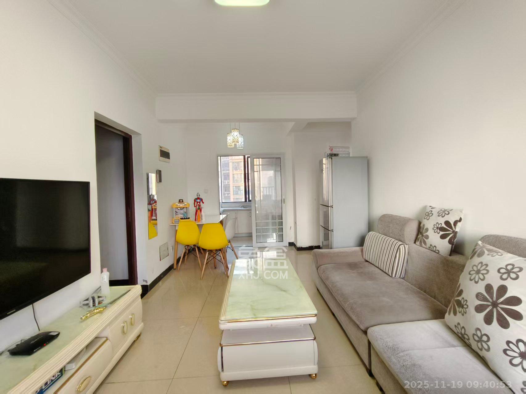 荣盛花语馨苑  3室2厅1卫    2500.0元/月室内图