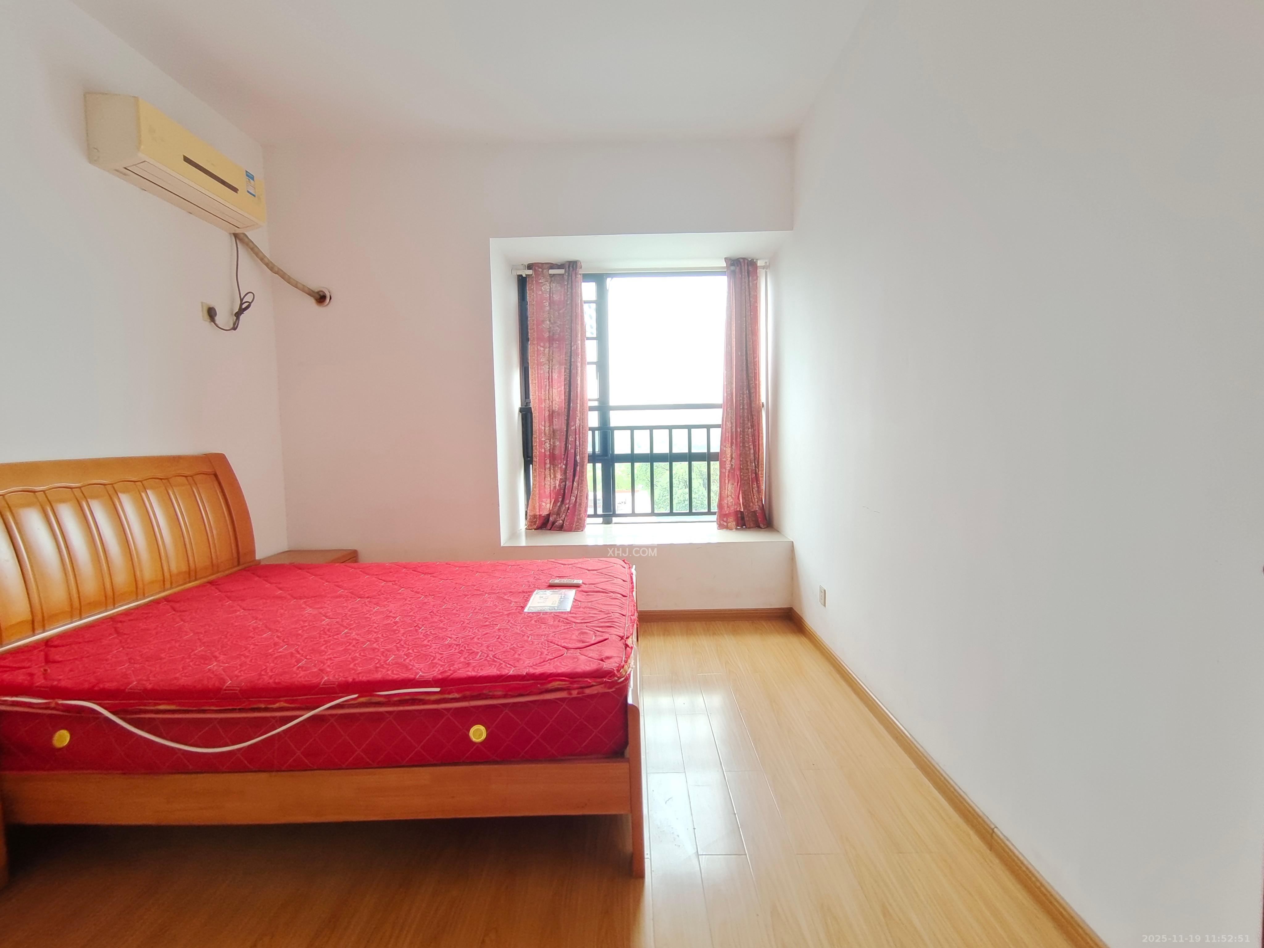 藏珑湖上国际花园 3室2厅2卫 2600.0元/月 藏珑湖上国际花园 3室2厅2卫 2600.0元/月室内图