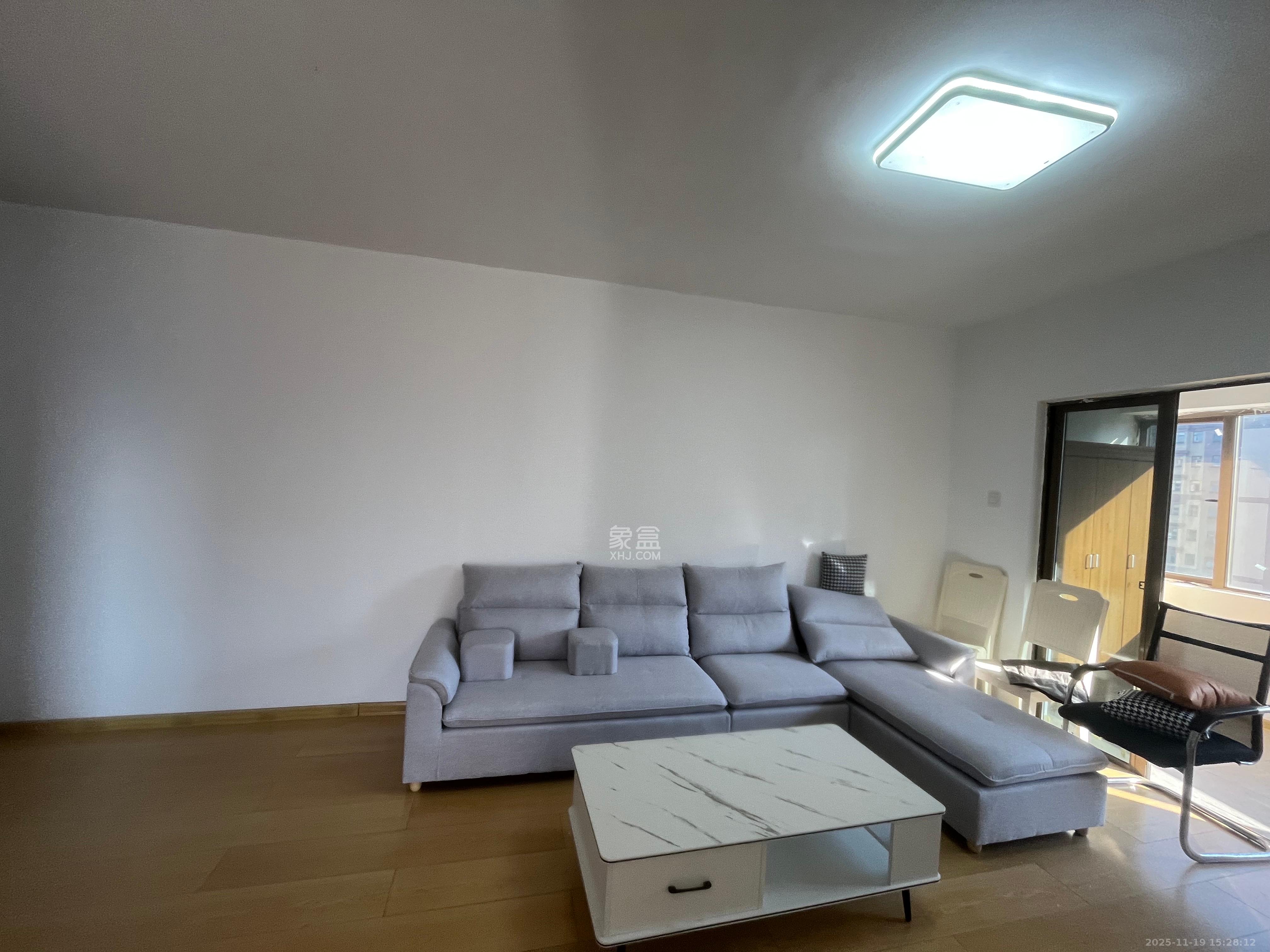 江山帝景哈佛  2室2厅1卫    1700.0元/月