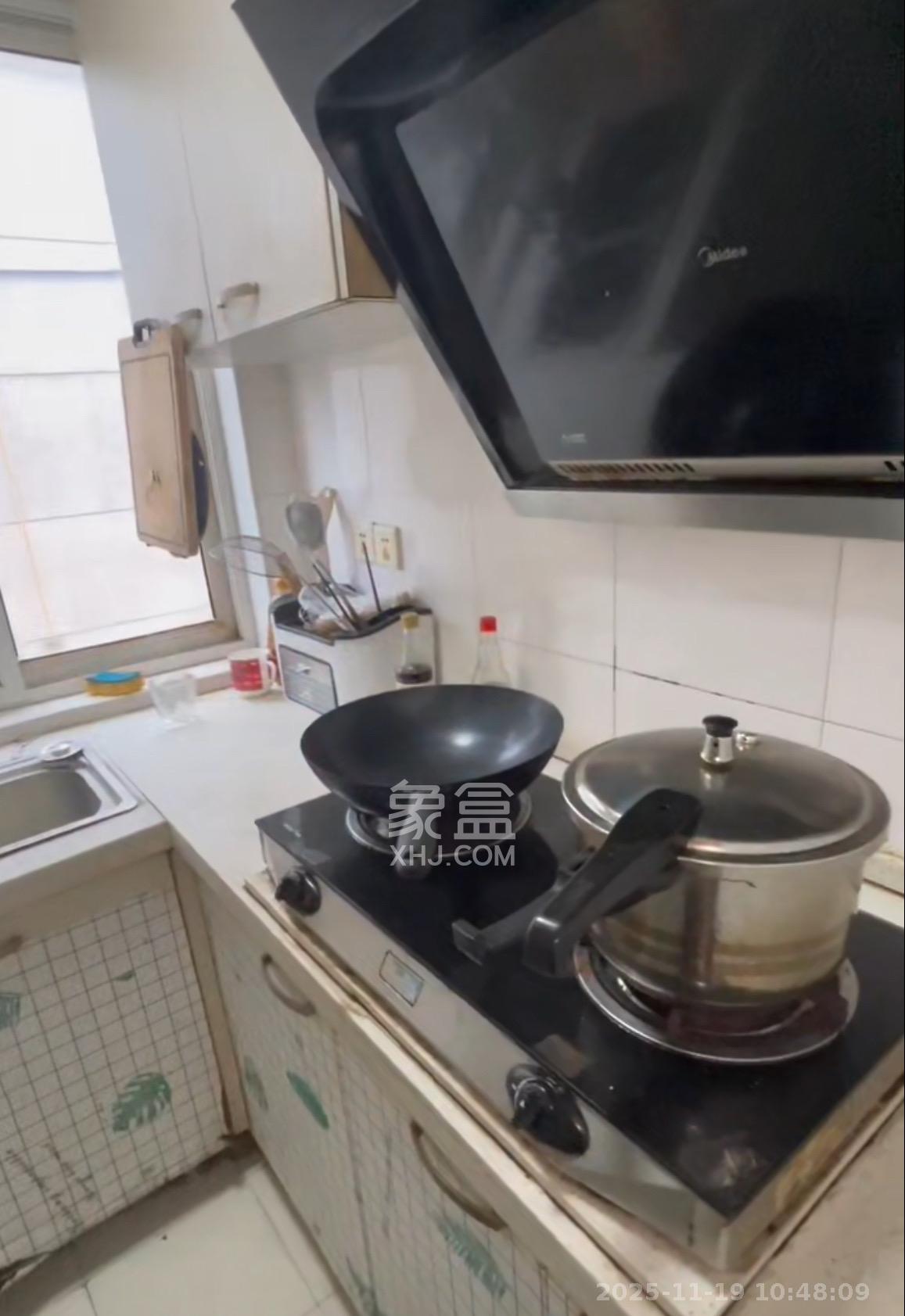 友园山庄  3室2厅1卫    1580.0元/月