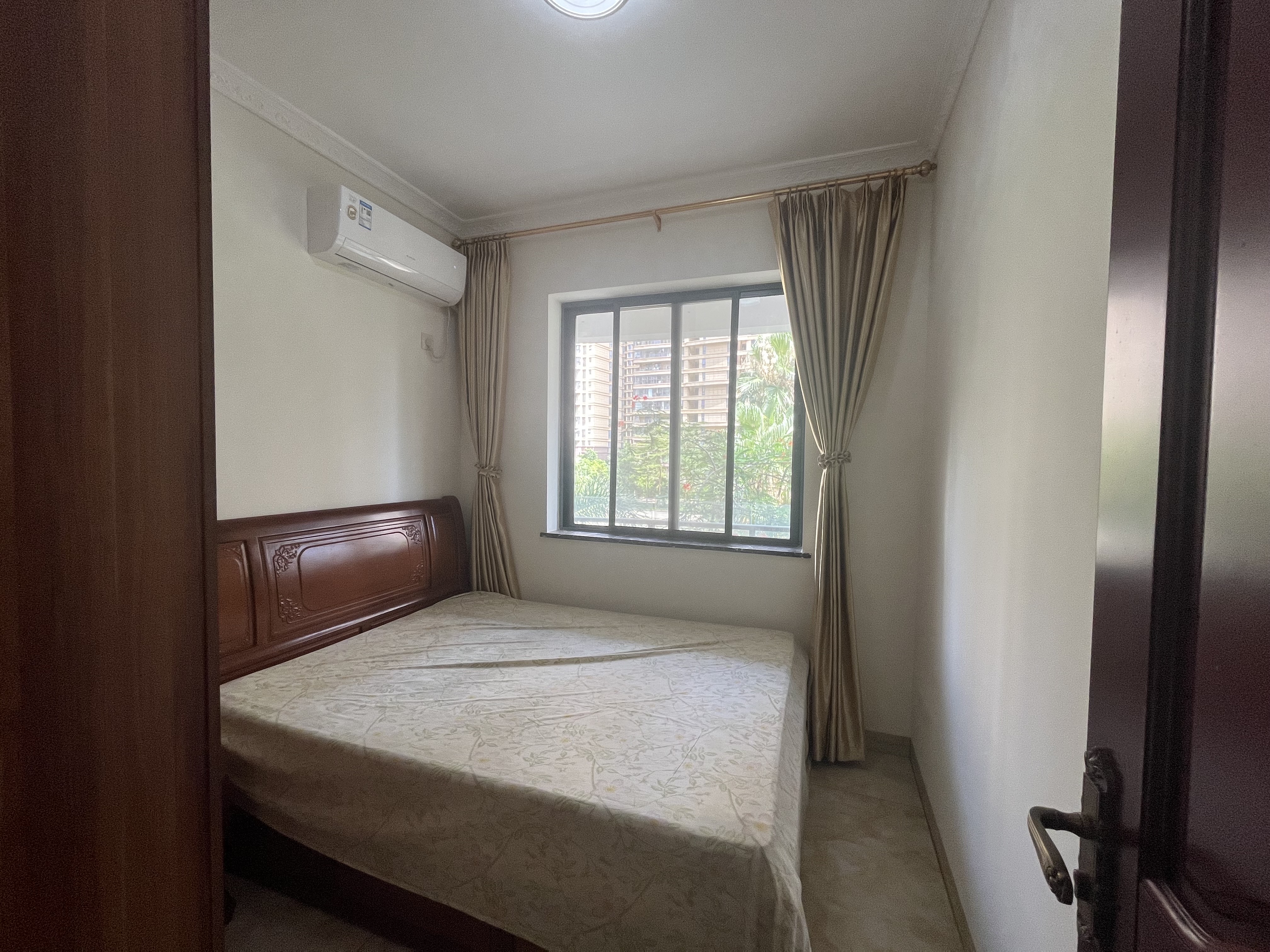 绿地海长流一期  2室2厅1卫    2600.0元/月室内图