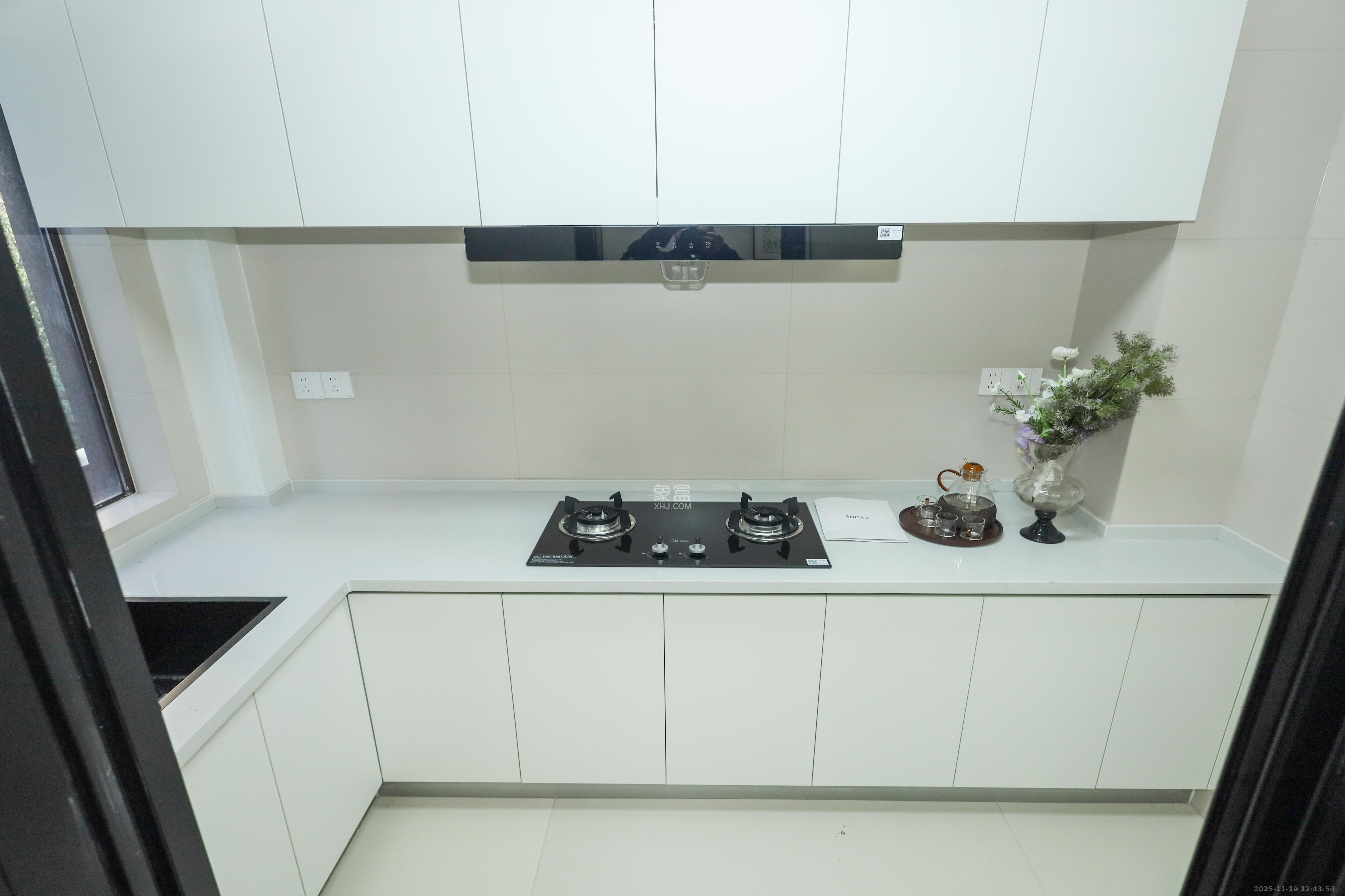 梅溪鑫苑名家  3室2厅2卫    106.8万厨房