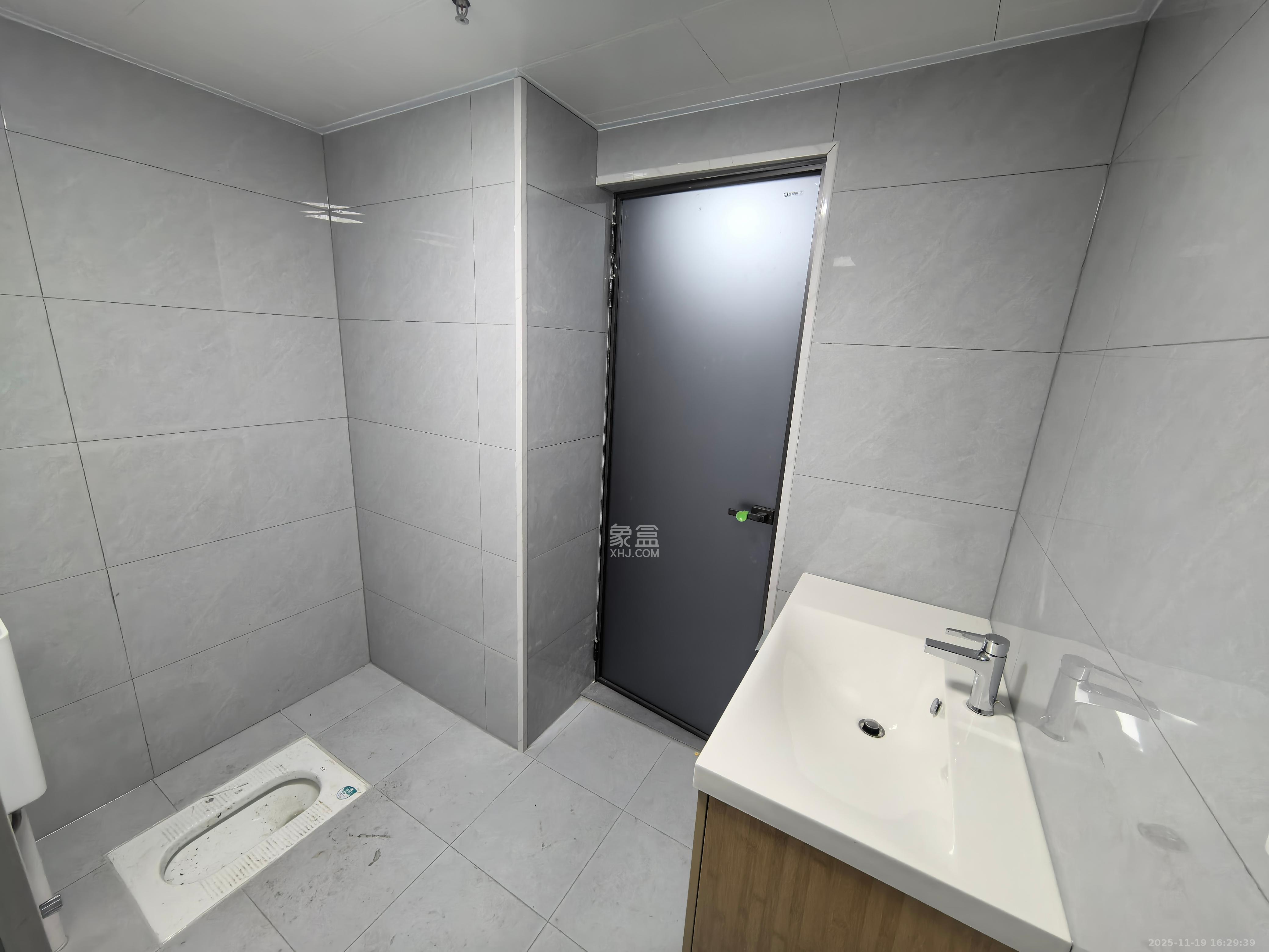 世景国际广场 1室1厅1卫 1600.0元/月 世景国际广场 1室1厅1卫 1600.0元/月室内图