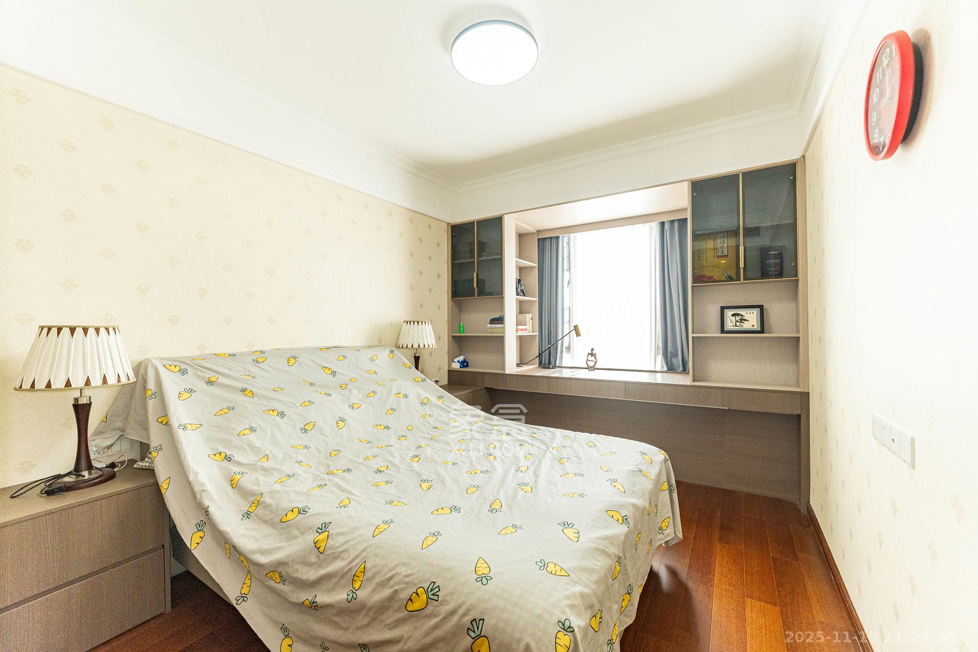 运达锦绣广场 6室2厅4卫 369.88万 运达锦绣广场 6室2厅4卫 369.88万卧室