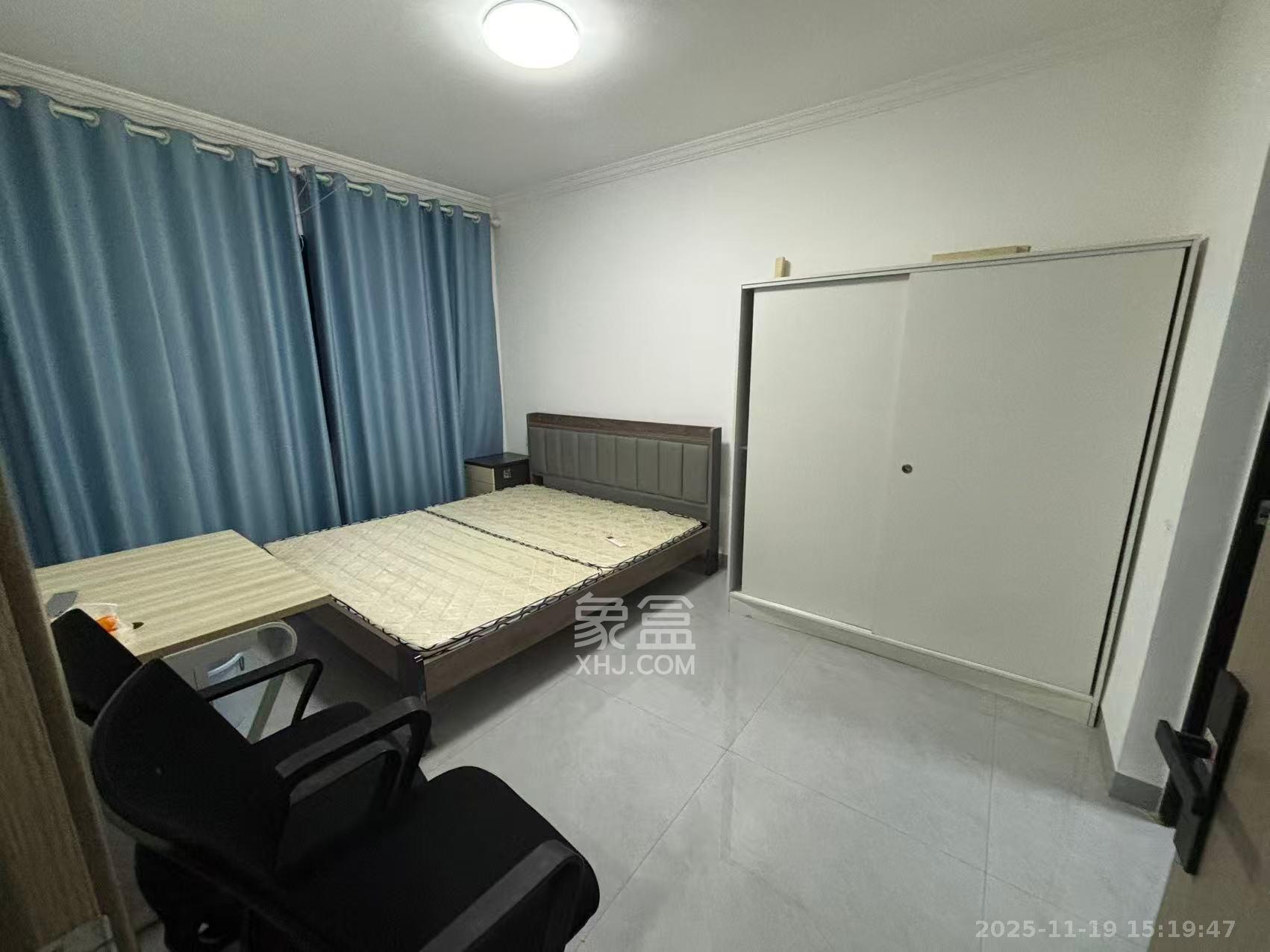 华润置地广场二期  3室2厅2卫    2300.0元/月室内图