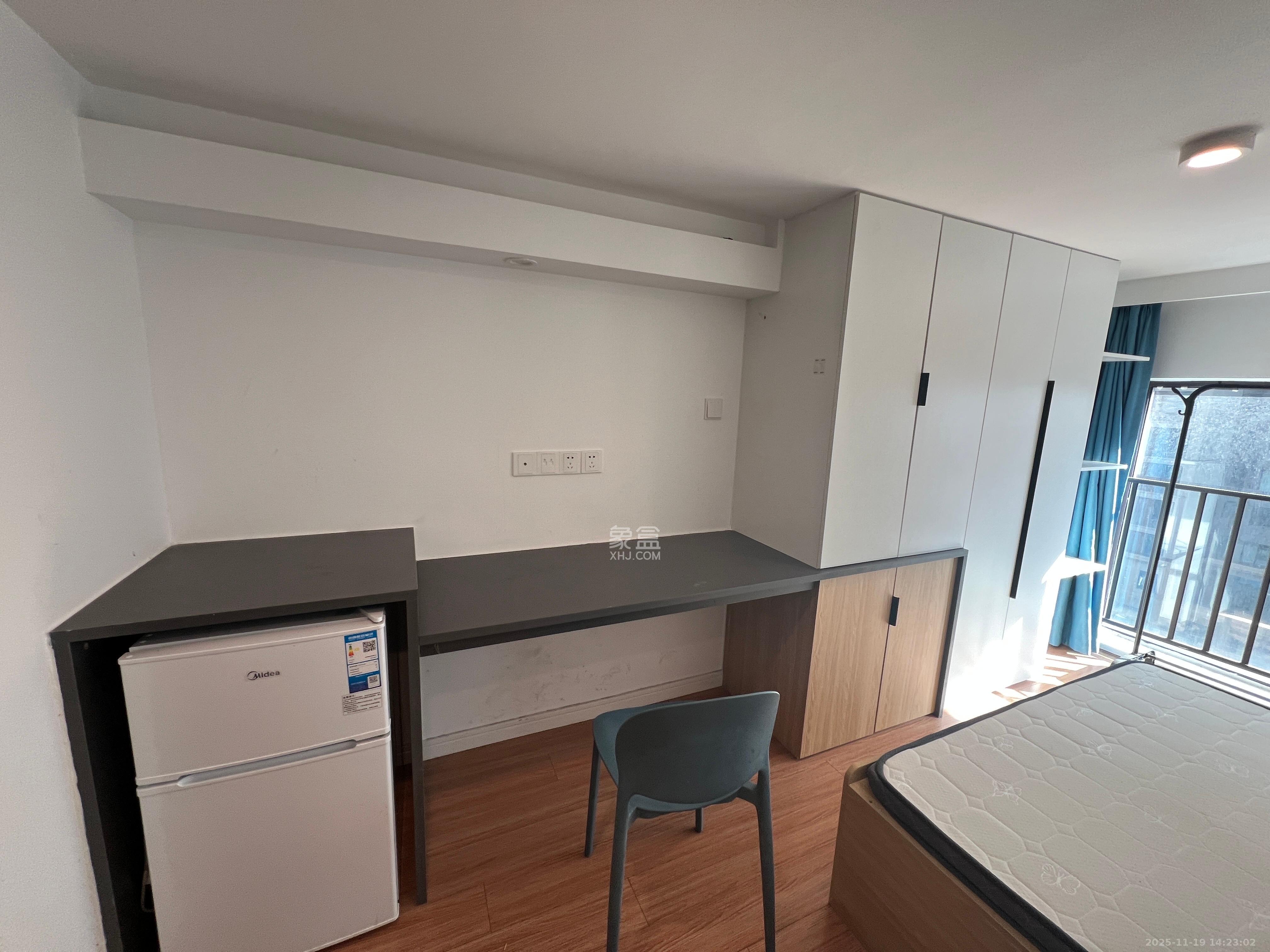 卓越江岸 1室0厅0卫 1100.0元/月 卓越江岸 1室0厅0卫 1100.0元/月室内图