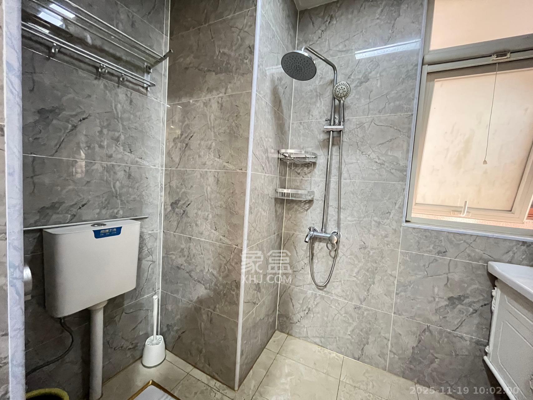 北辰三角洲E4区  1室1厅1卫    1800.0元/月室内图