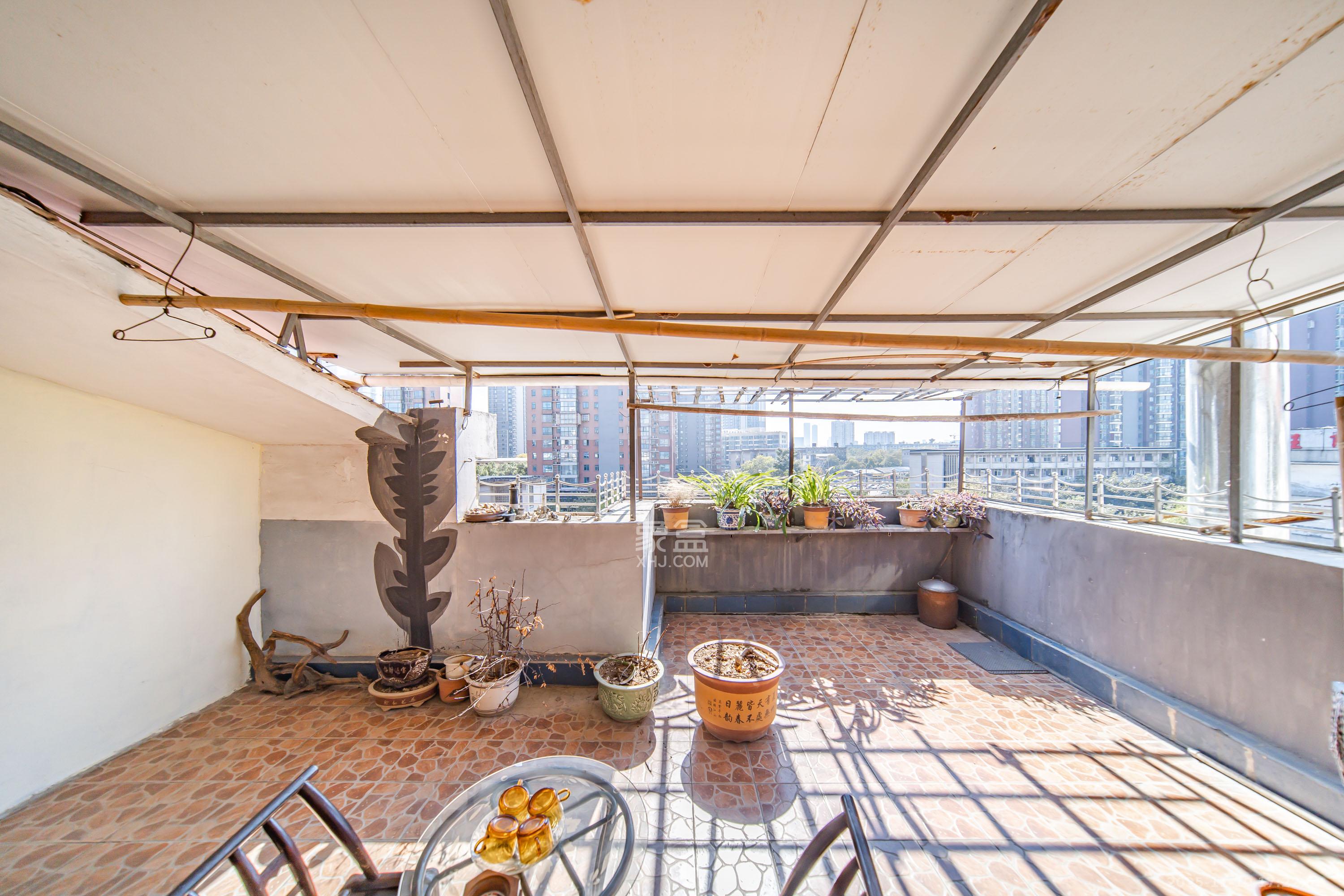 金帆小区 3室2厅2卫 55.0万 金帆小区 3室2厅2卫 55.0万阳台