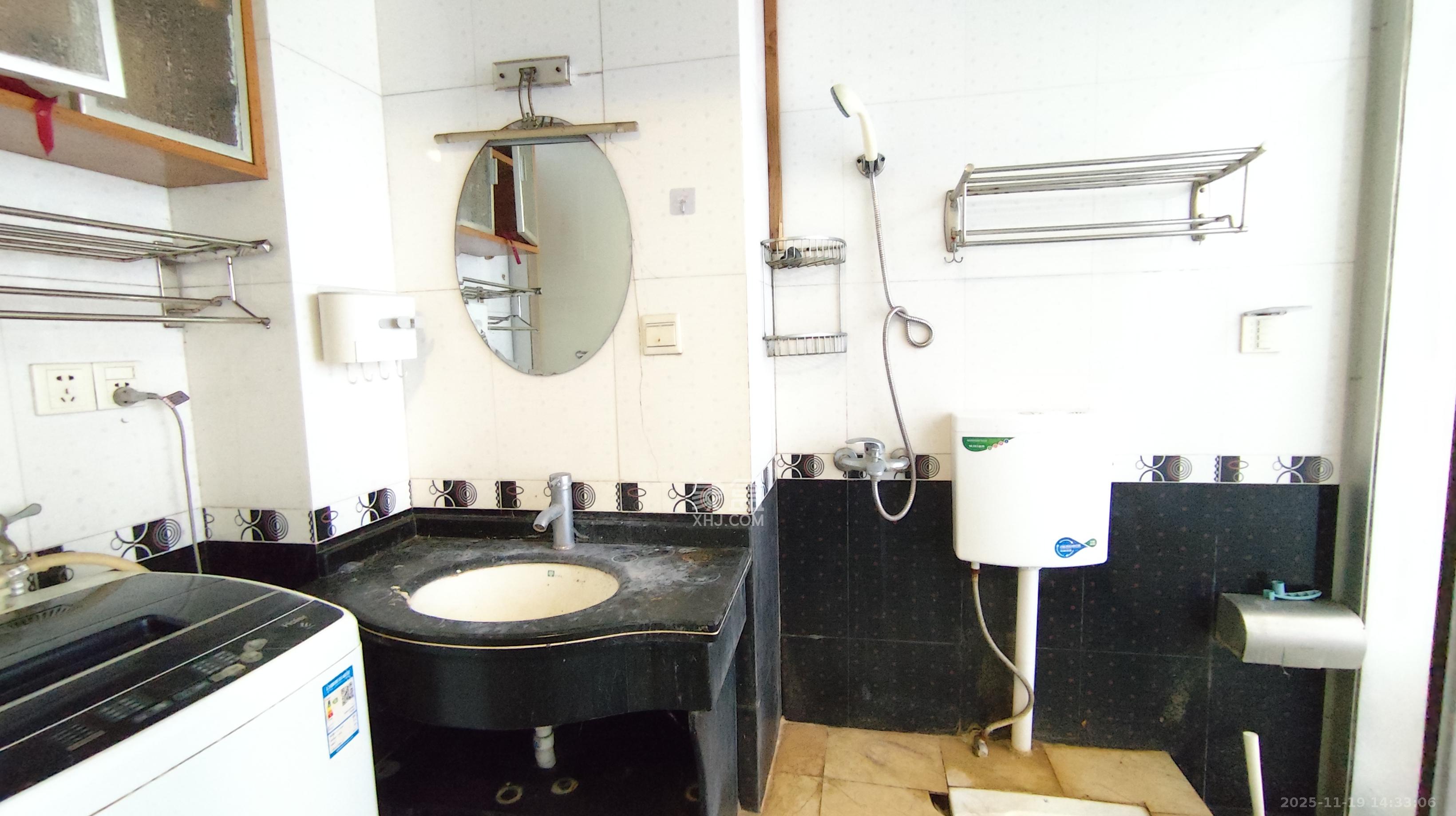 他城（天鸿时代公寓）  2室1厅1卫    1500.0元/月室内图