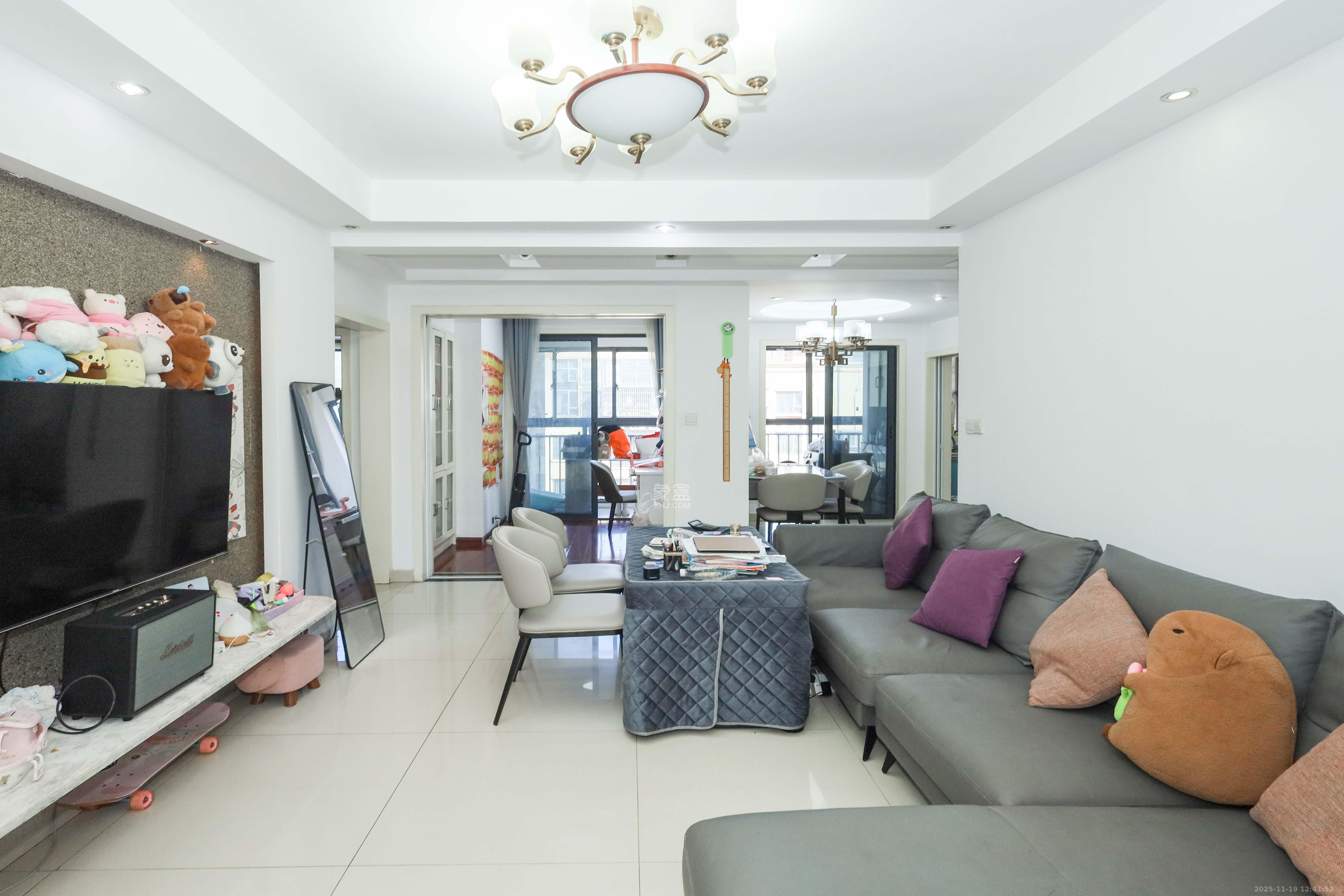 保利麓谷林语A区  3室2厅1卫    59.0万客厅