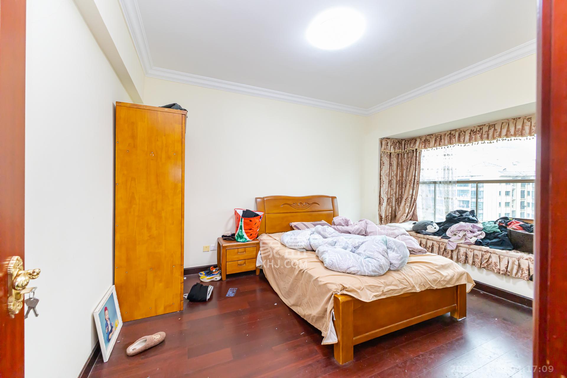 恒大名都 4室2厅2卫 100.0万 恒大名都 4室2厅2卫 100.0万卧室