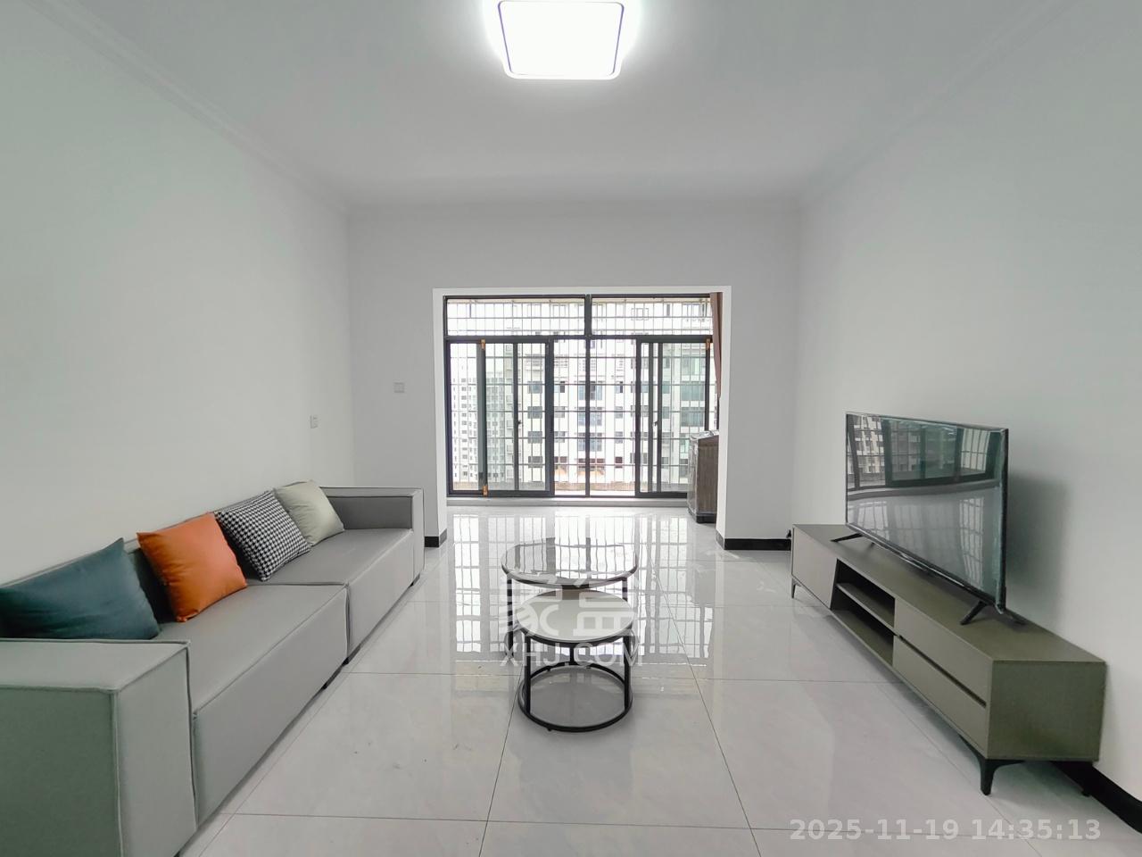 坪山家园  2室2厅1卫    1800.0元/月室内图