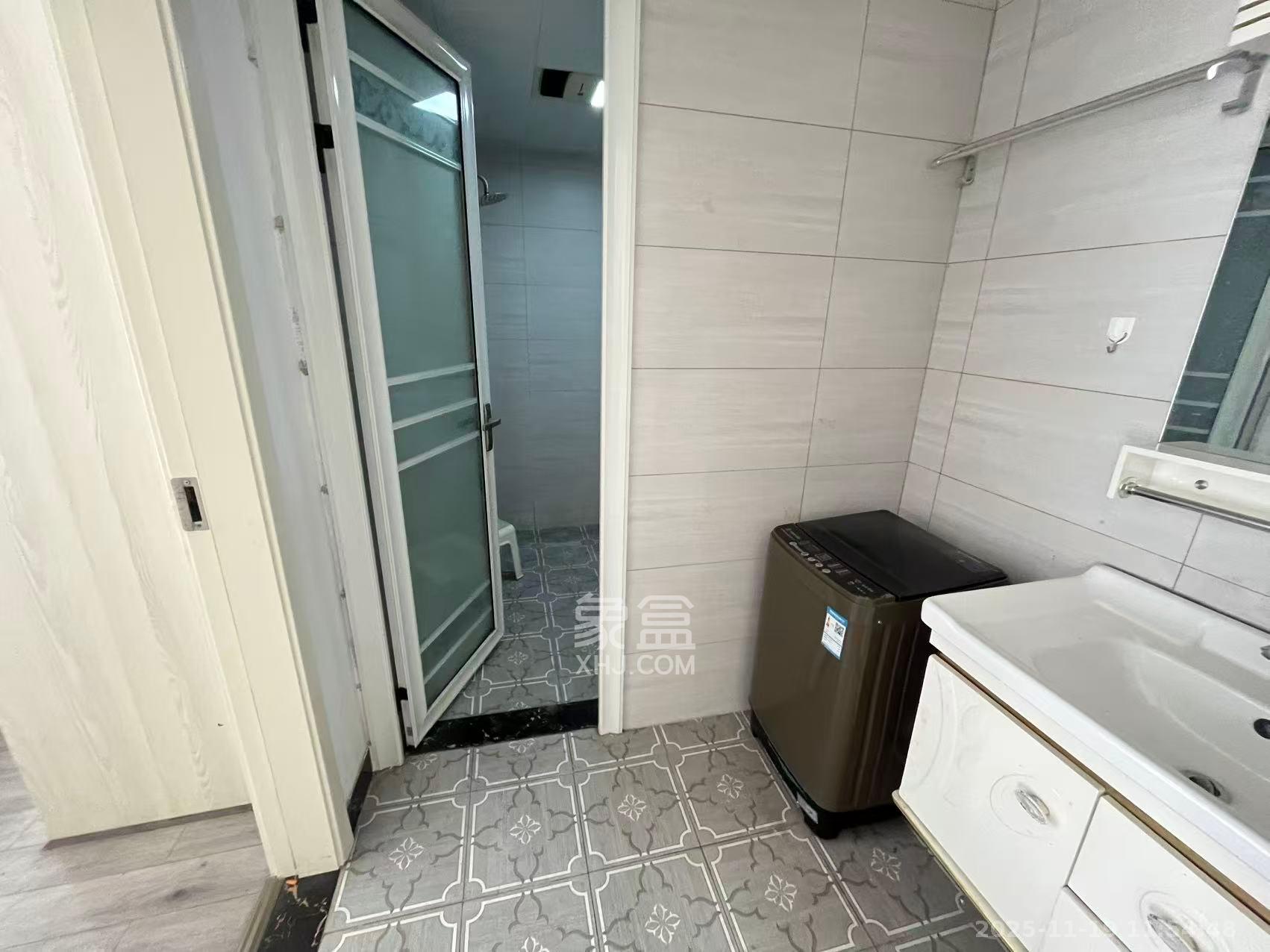 爵世名邸东湖（东湖壹号企业总部基地）  2室2厅1卫    2200.0元/月室内图