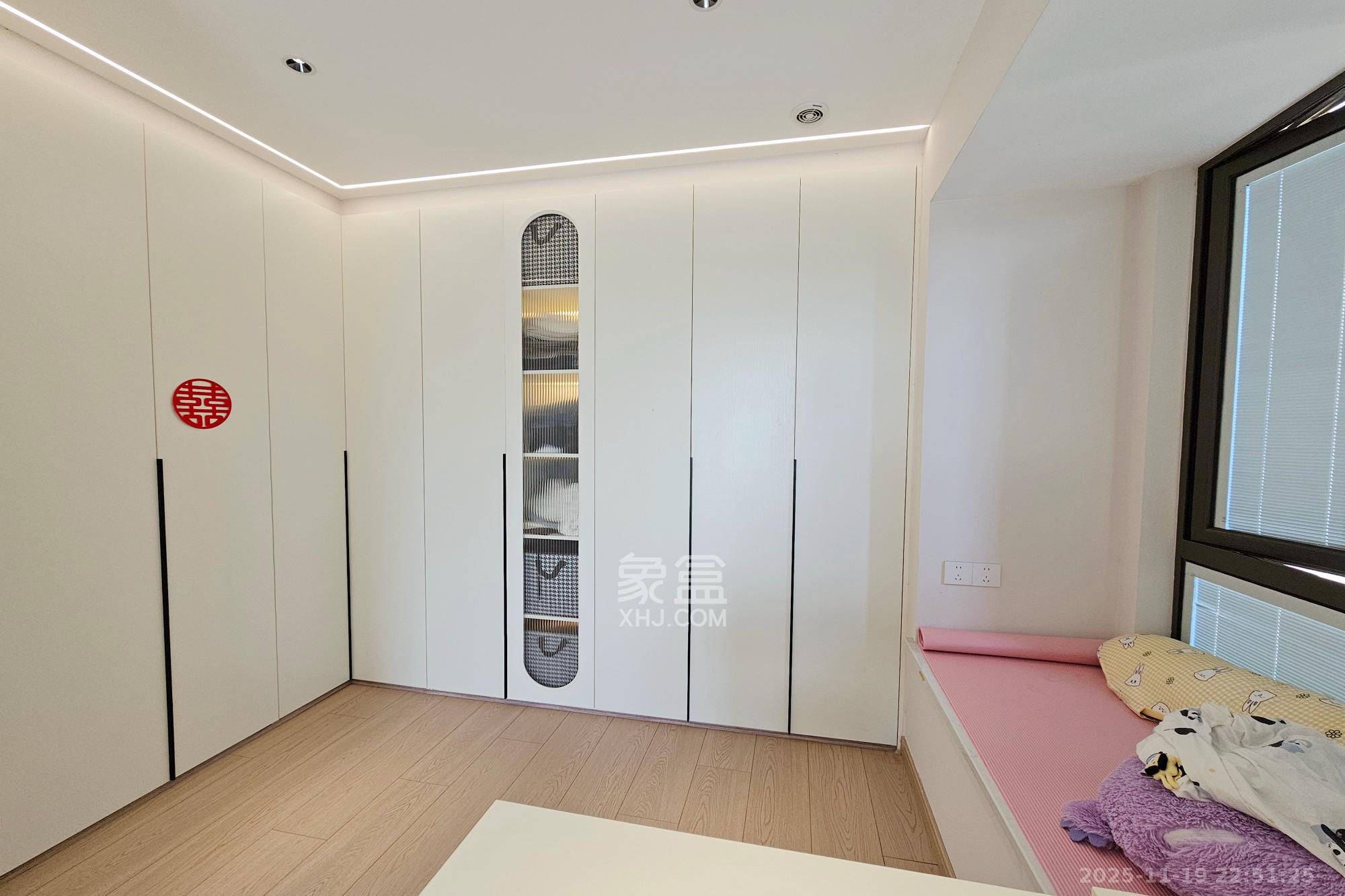 阳光城尚东湾蓝莓苑 3室2厅1卫 108.0万 阳光城尚东湾蓝莓苑 3室2厅1卫 108.0万卧室