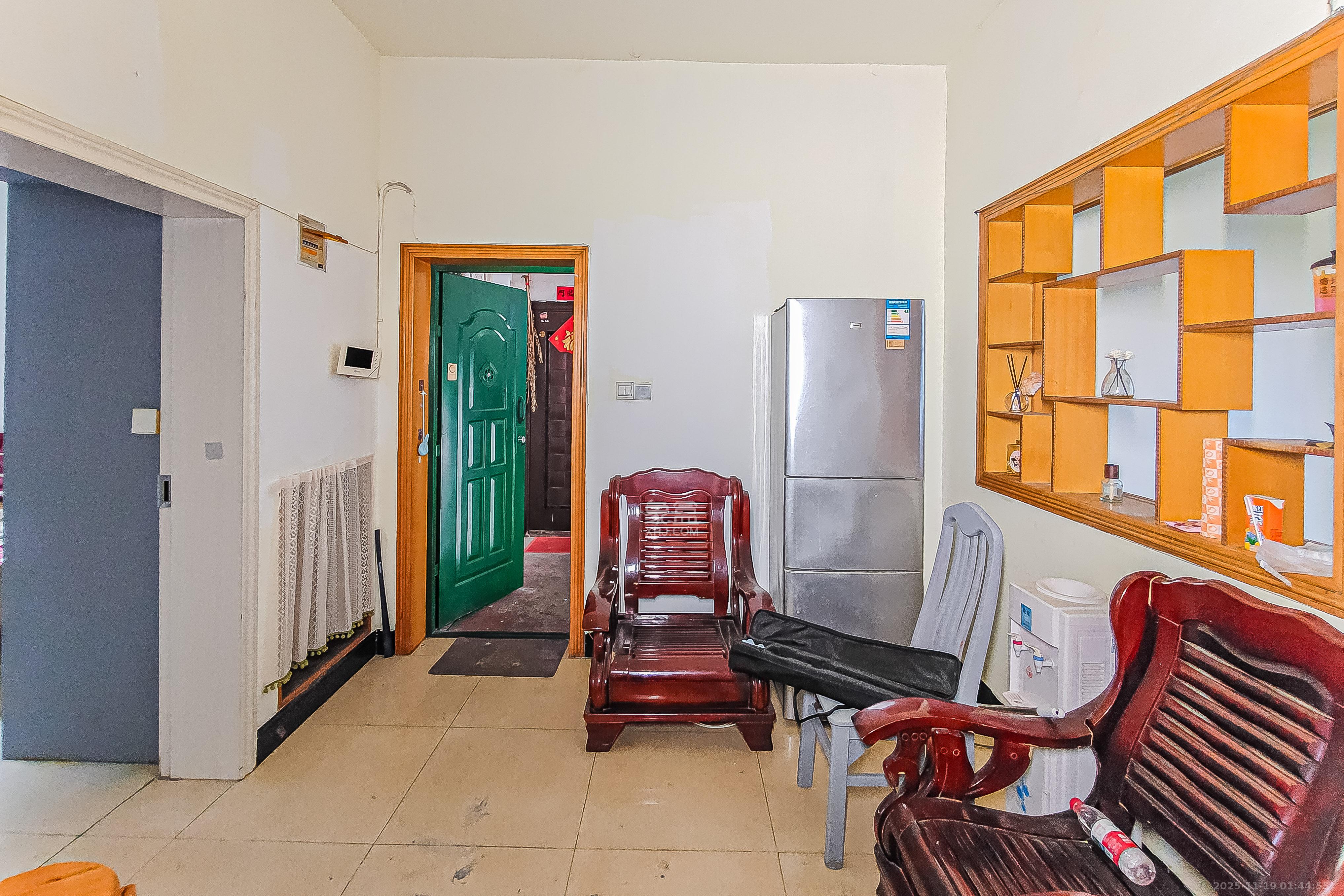 冶金厅宿舍(书院路) 2室2厅1卫 75.0万 冶金厅宿舍(书院路) 2室2厅1卫 75.0万客厅