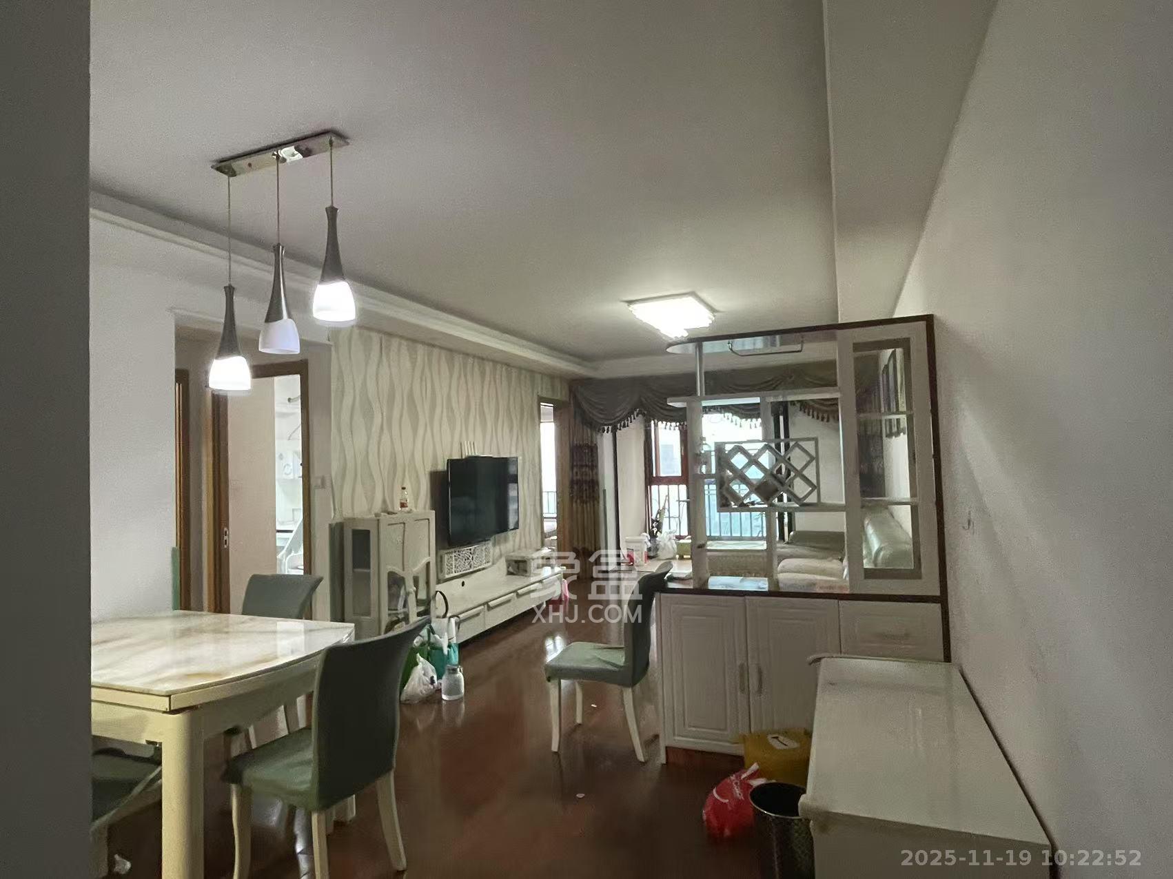 万科魅力之城非凡里  3室2厅1卫    2400.0元/月室内图