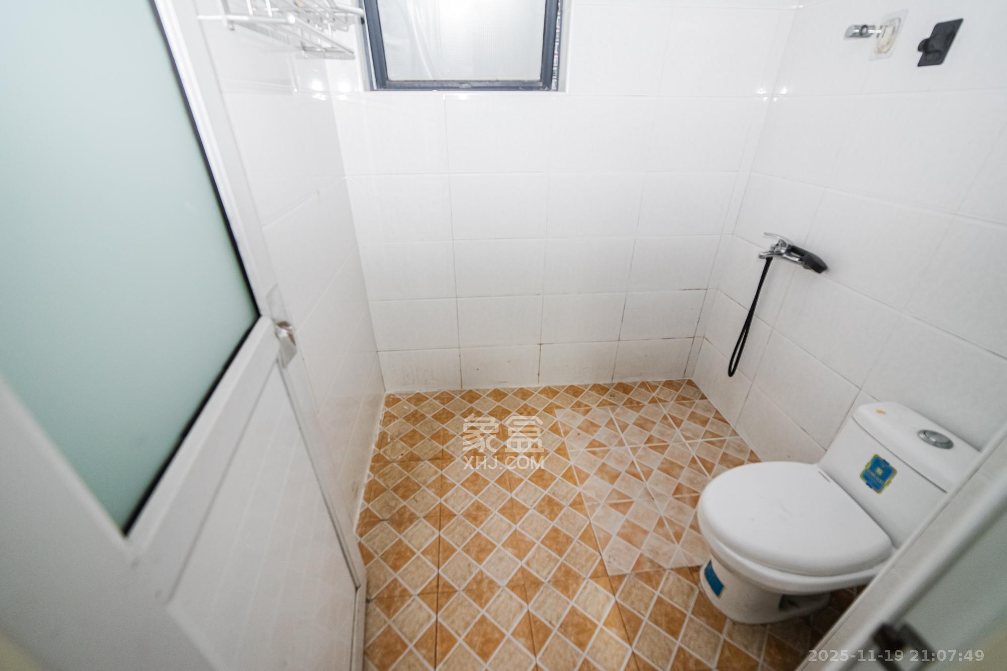 湘江世纪城聚江苑 3室2厅2卫 108.0万 湘江世纪城聚江苑 3室2厅2卫 108.0万卫生间