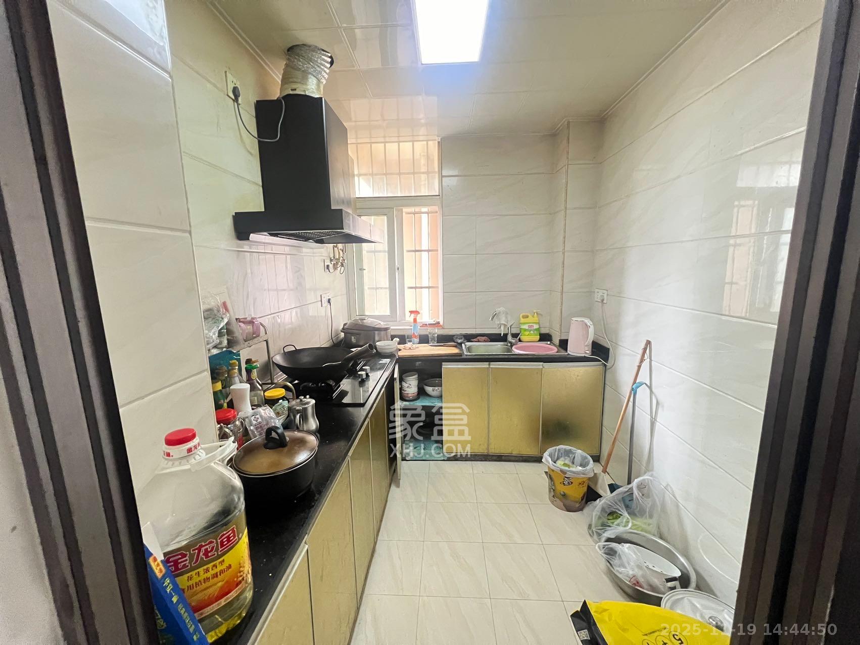 上河国际C区 3室2厅2卫 2700.0元/月 上河国际C区 3室2厅2卫 2700.0元/月室内图