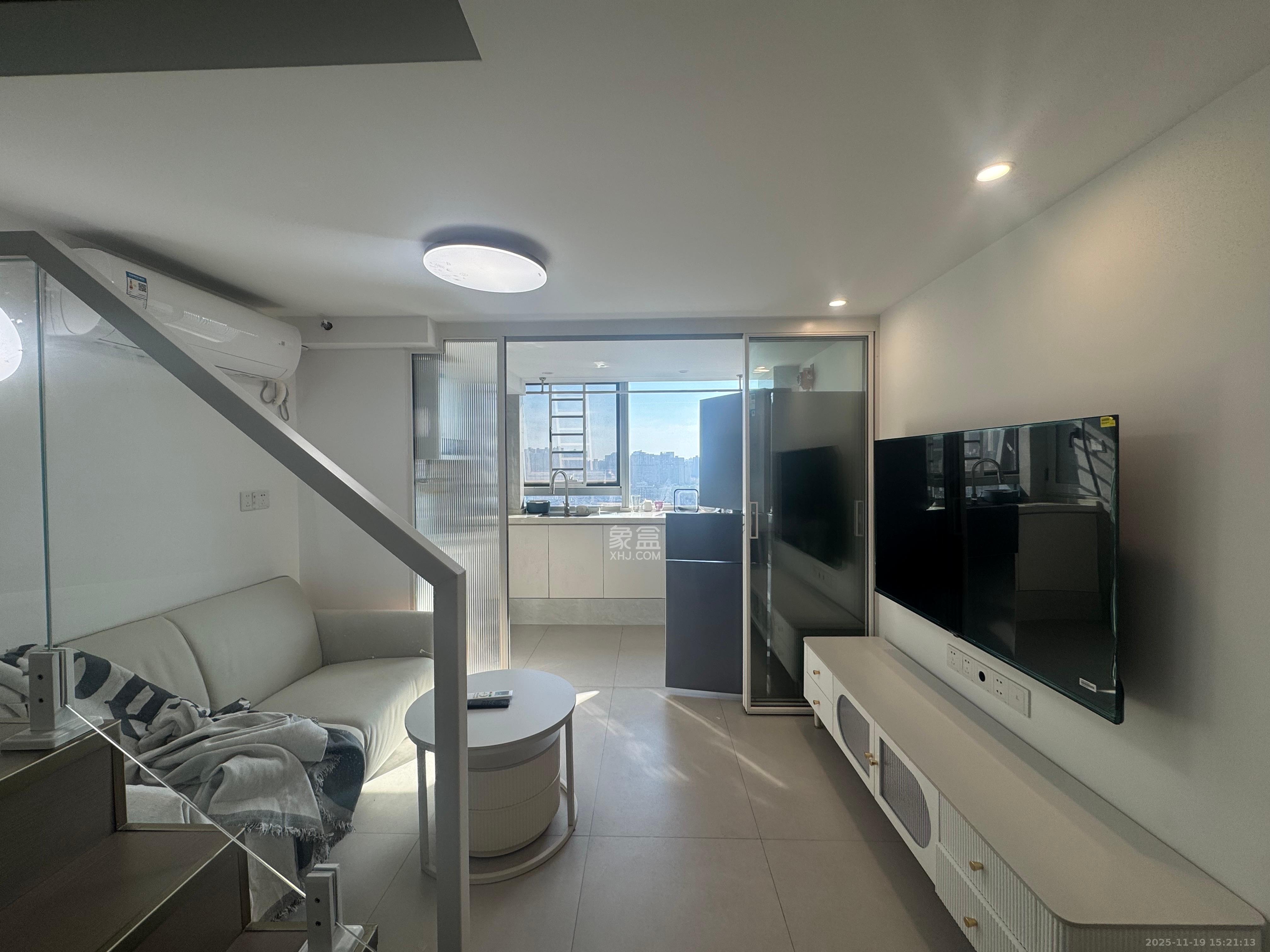 卓越伊景寓 1室0厅0卫 2300.0元/月 卓越伊景寓 1室0厅0卫 2300.0元/月室内图