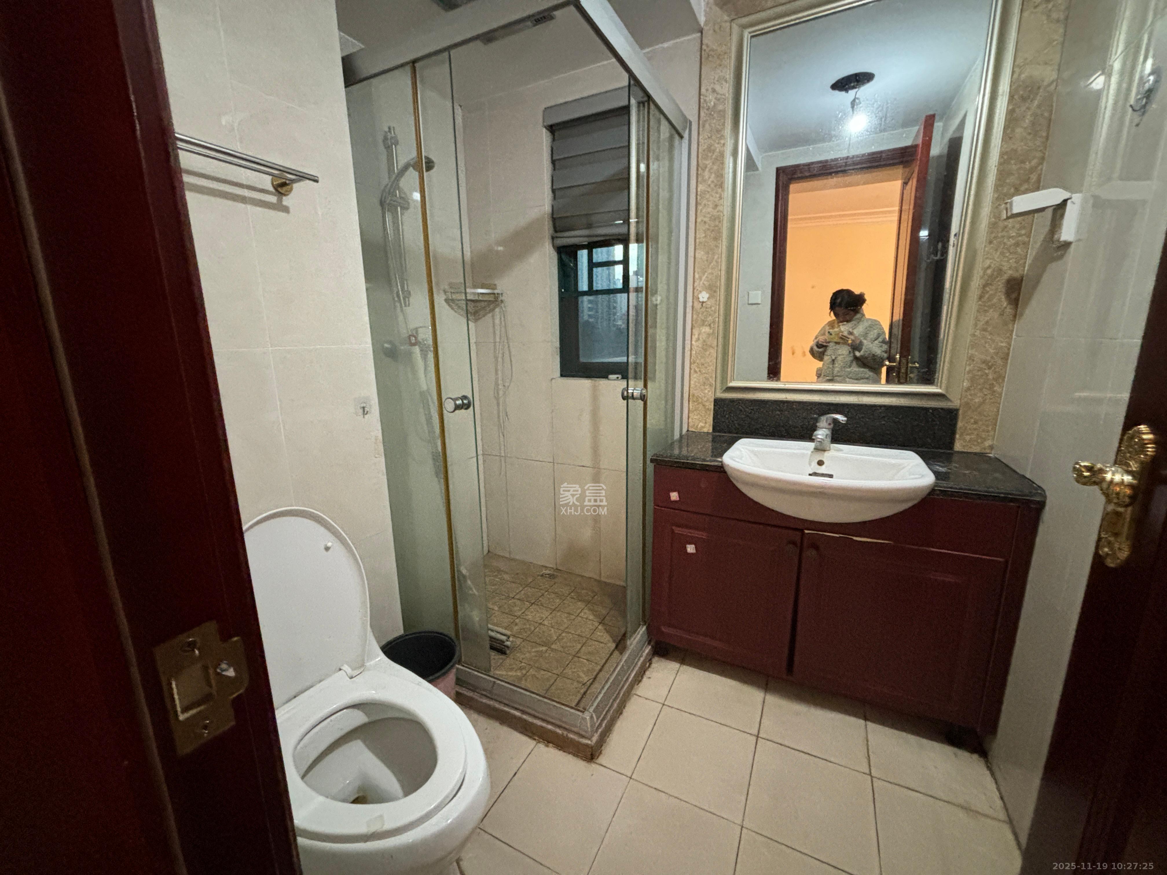 恒大名都  2室2厅1卫    1600.0元/月室内图