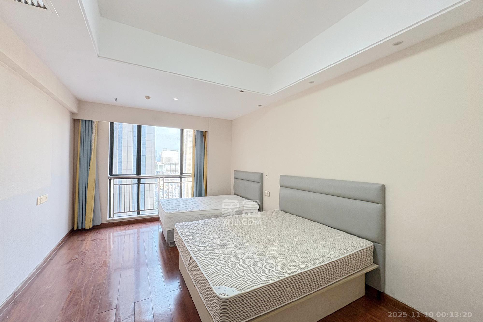 五一钻界  1室1厅1卫    45.0万客厅