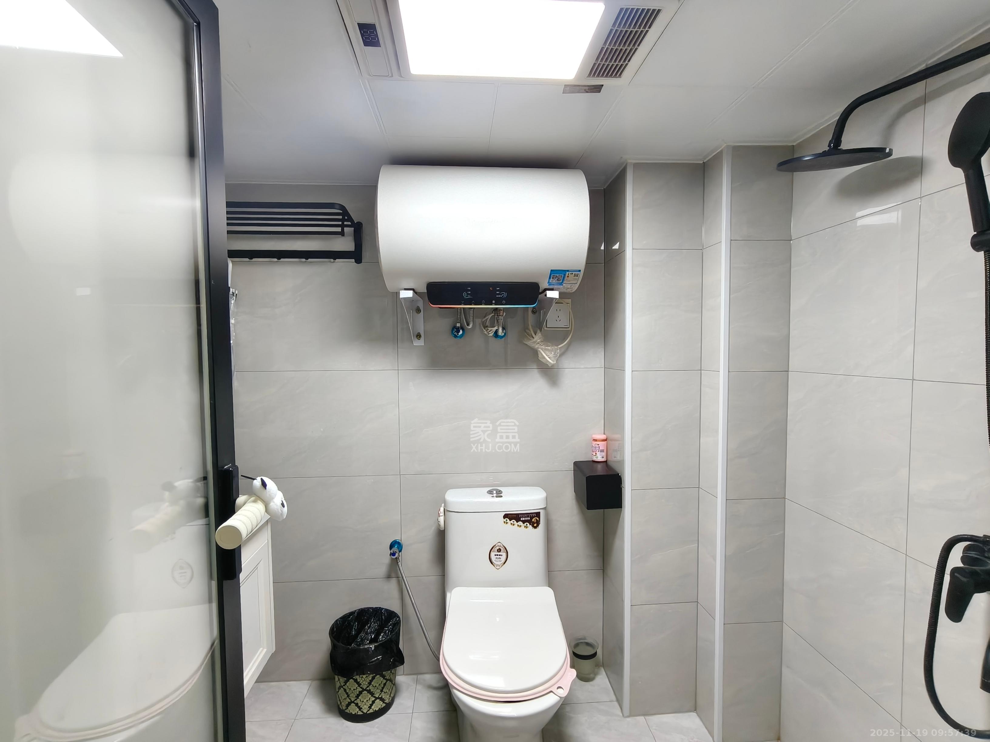 龙湖铂金岛 2室1厅1卫 2400.0元/月 龙湖铂金岛 2室1厅1卫 2400.0元/月室内图