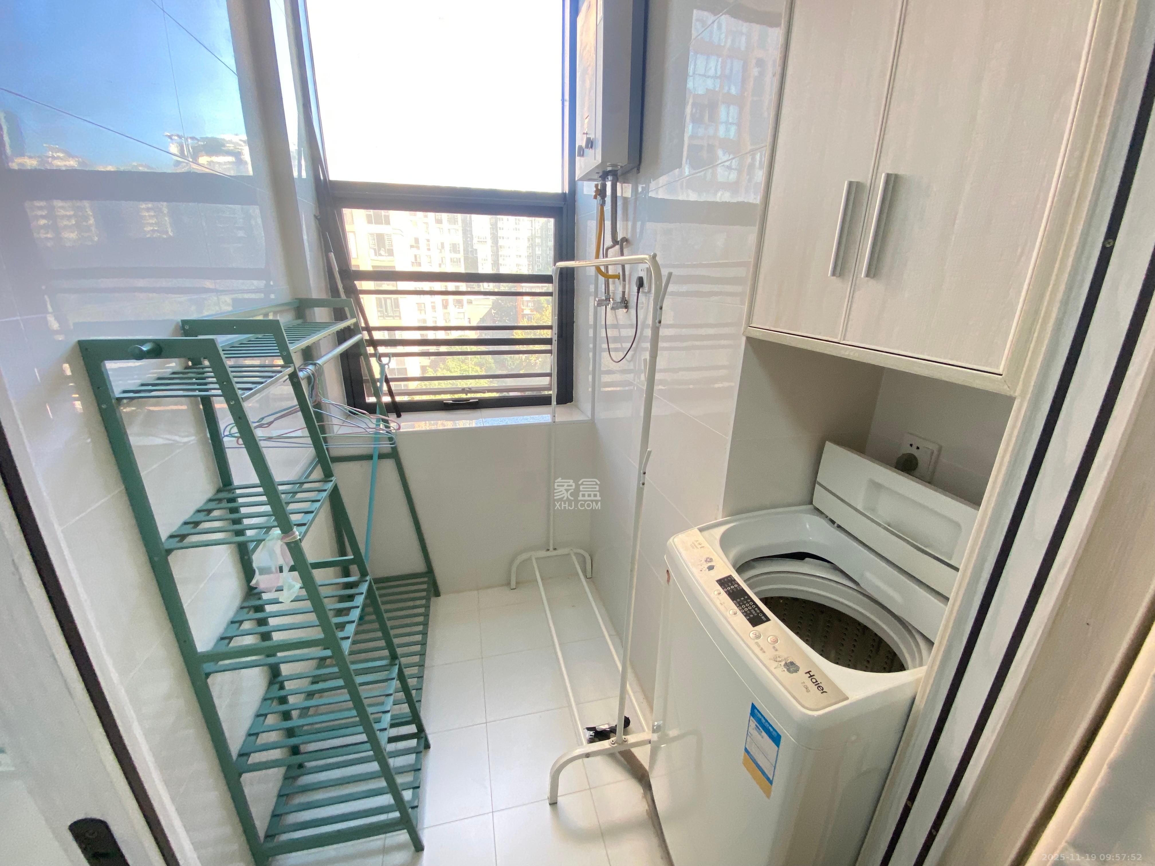 江南华府  1室1厅1卫    1800.0元/月室内图