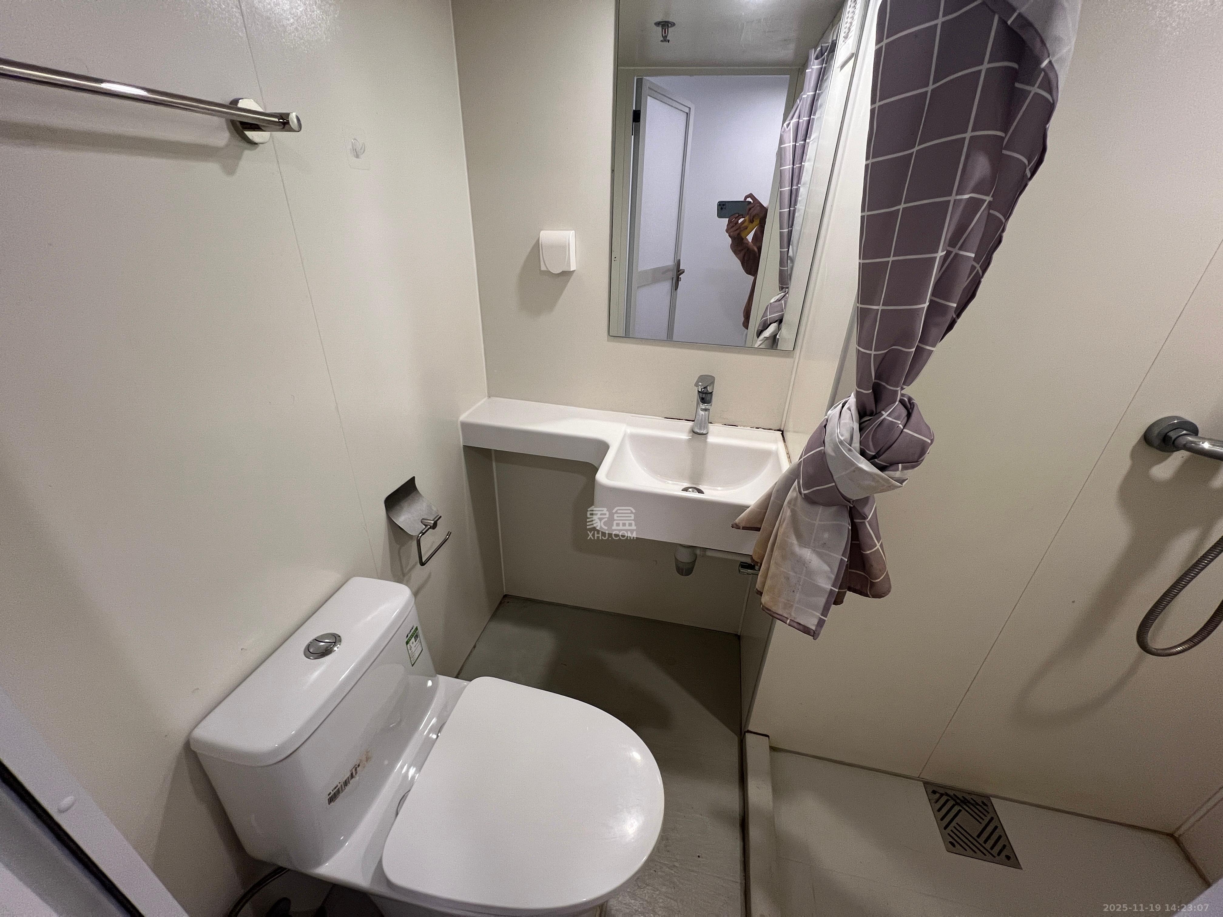 卓越江岸 1室0厅0卫 1100.0元/月 卓越江岸 1室0厅0卫 1100.0元/月室内图