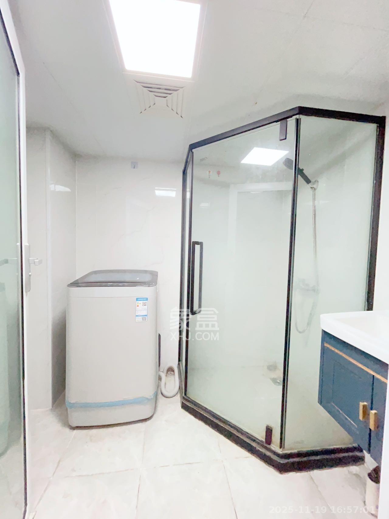 天麓轻奢国际 2室1厅1卫 1700.0元/月 天麓轻奢国际 2室1厅1卫 1700.0元/月室内图