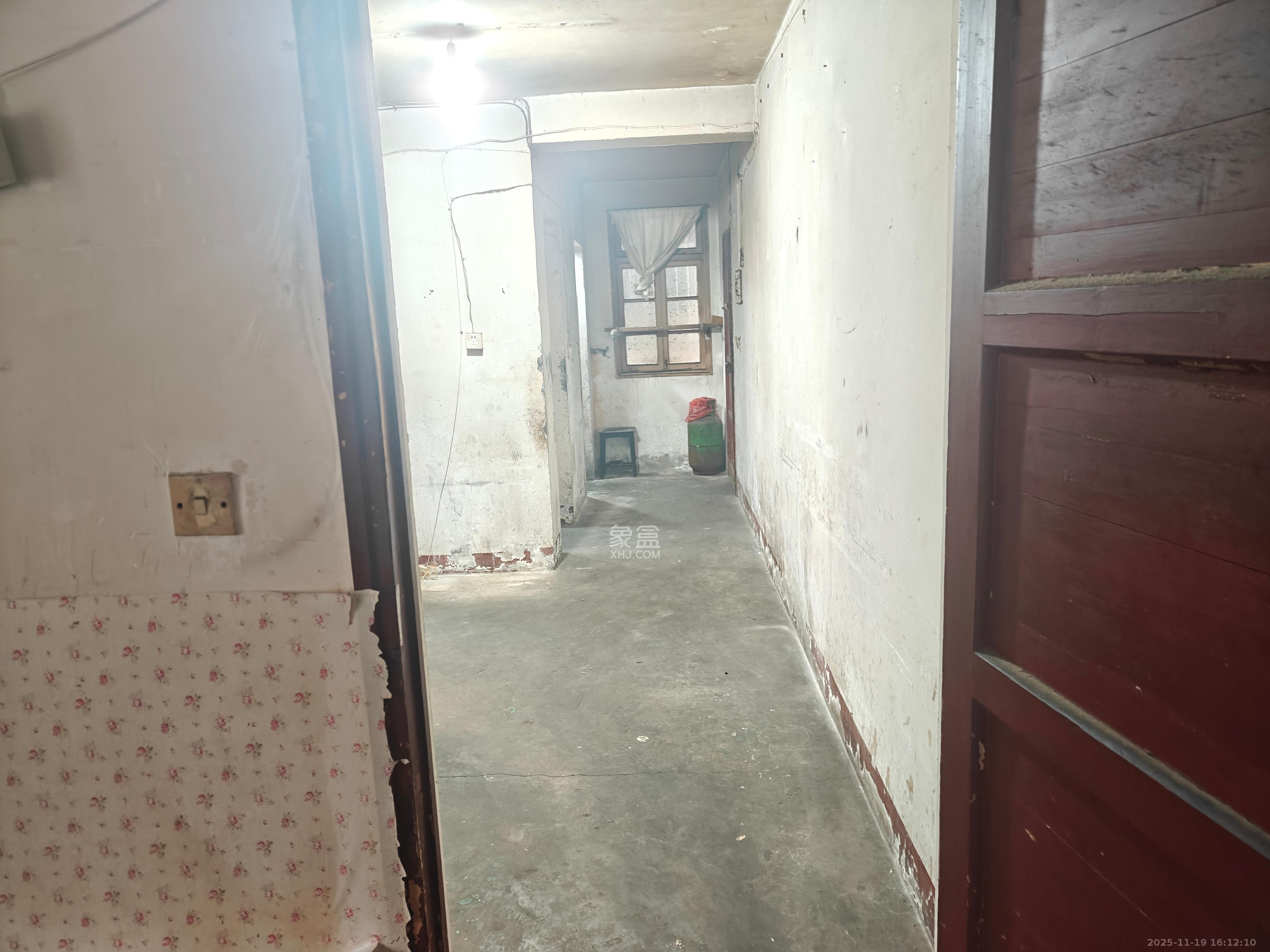 向家湾社区（含富湘公寓）  1室0厅0卫    1100.0元/月室内图