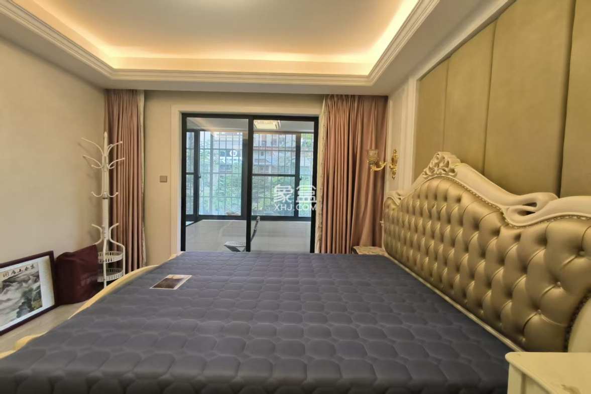 新城吾悦广场 3室2厅2卫 160.0万 新城吾悦广场 3室2厅2卫 160.0万客厅