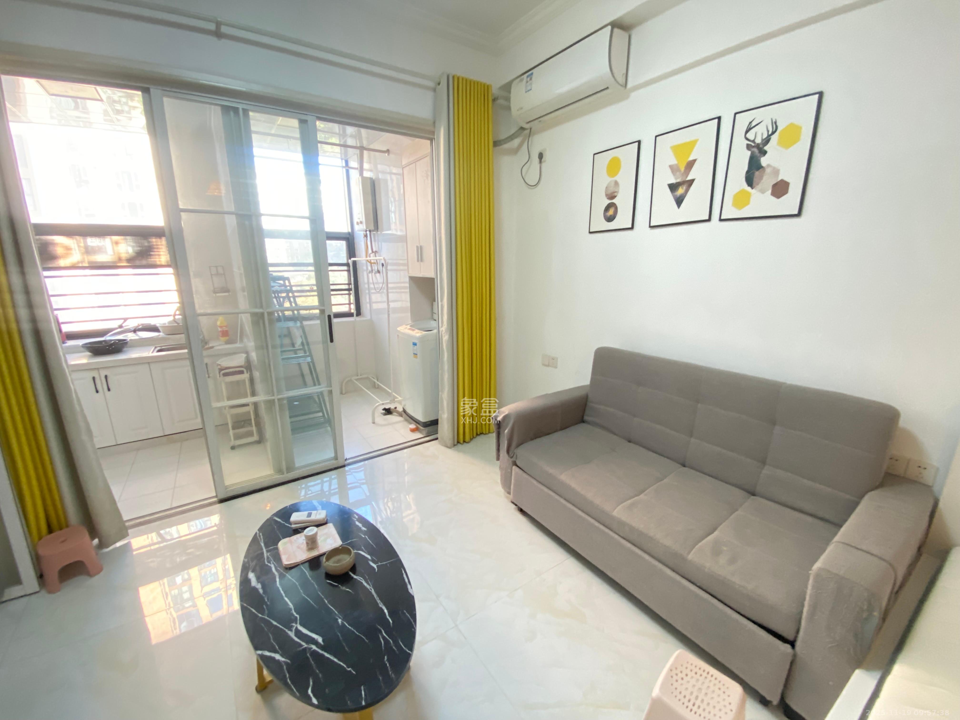 江南华府 1室1厅1卫 1800.0元/月 江南华府 1室1厅1卫 1800.0元/月室内图