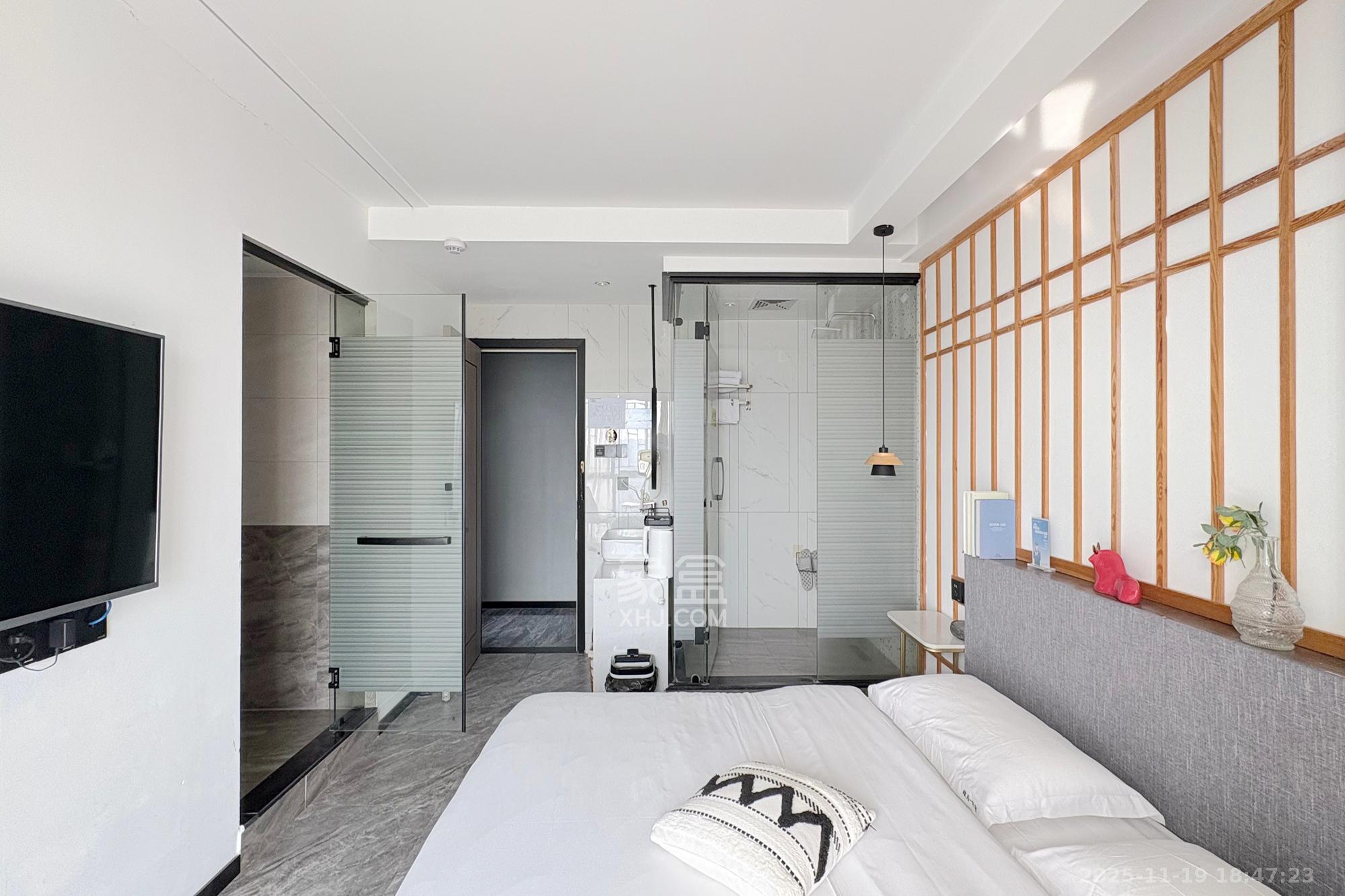 君临国际  3室2厅2卫    186.0万卧室