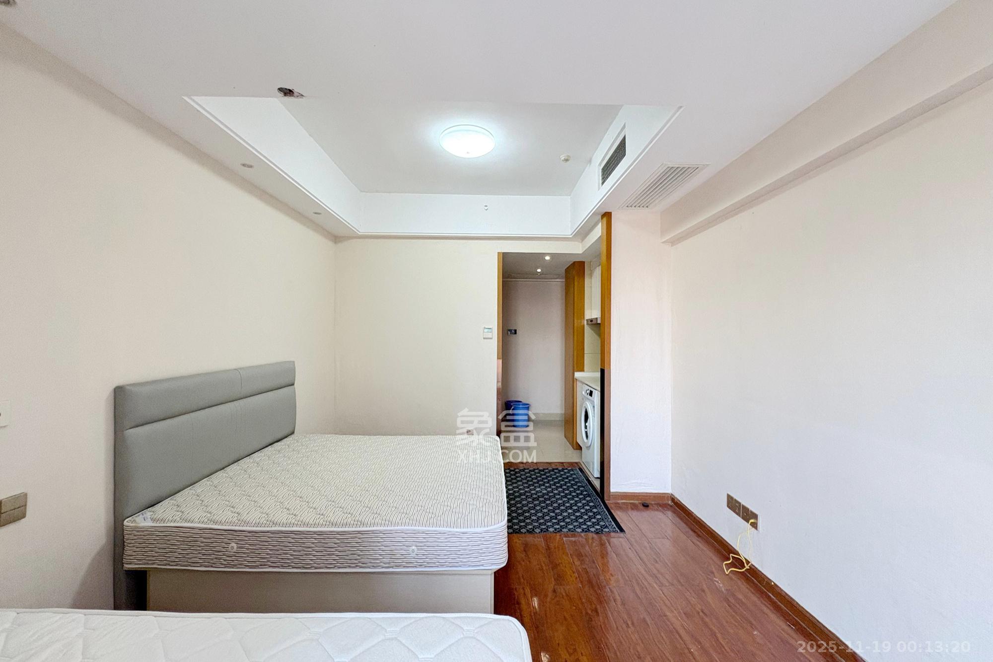 五一钻界 1室1厅1卫 45.0万 五一钻界 1室1厅1卫 45.0万客厅