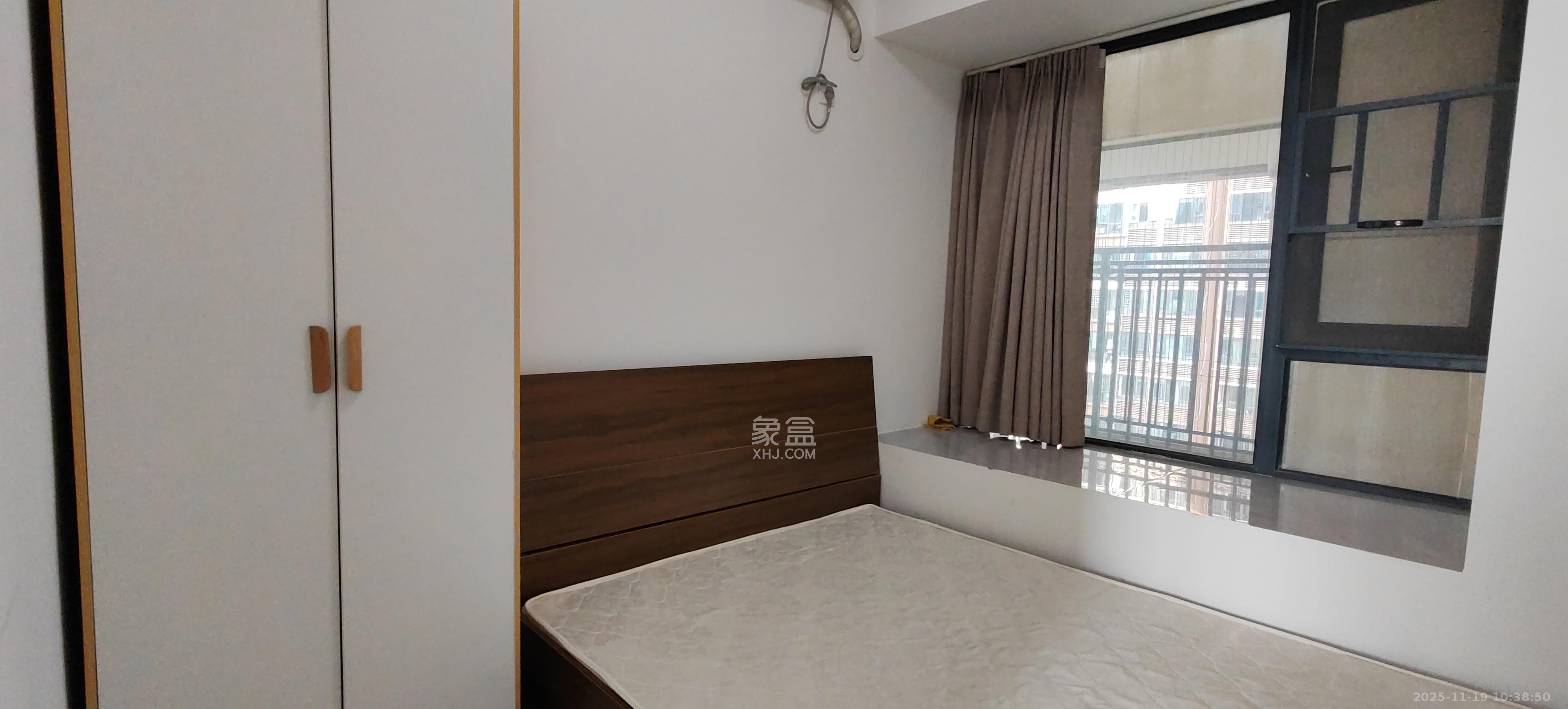 华远海蓝郡  3室2厅2卫    2300.0元/月室内图