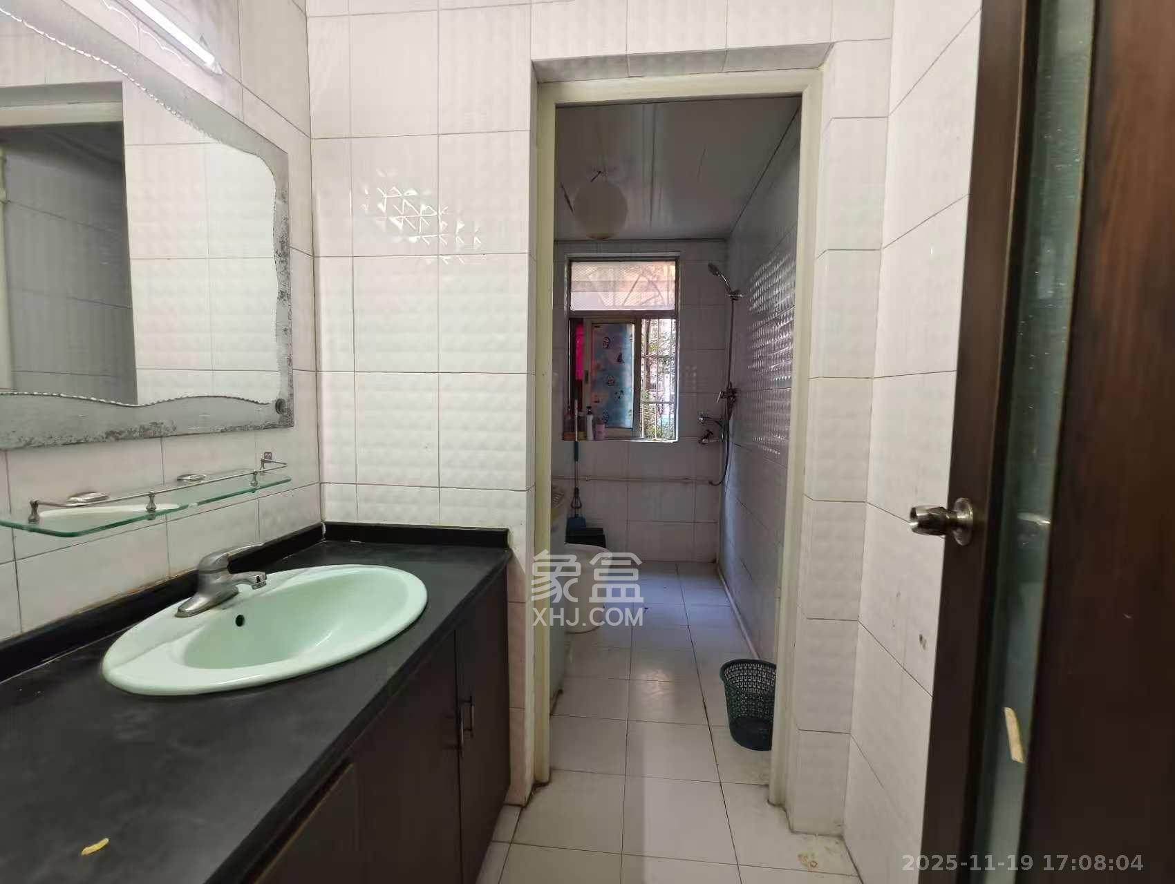 新世纪家园  3室2厅2卫    2400.0元/月室内图