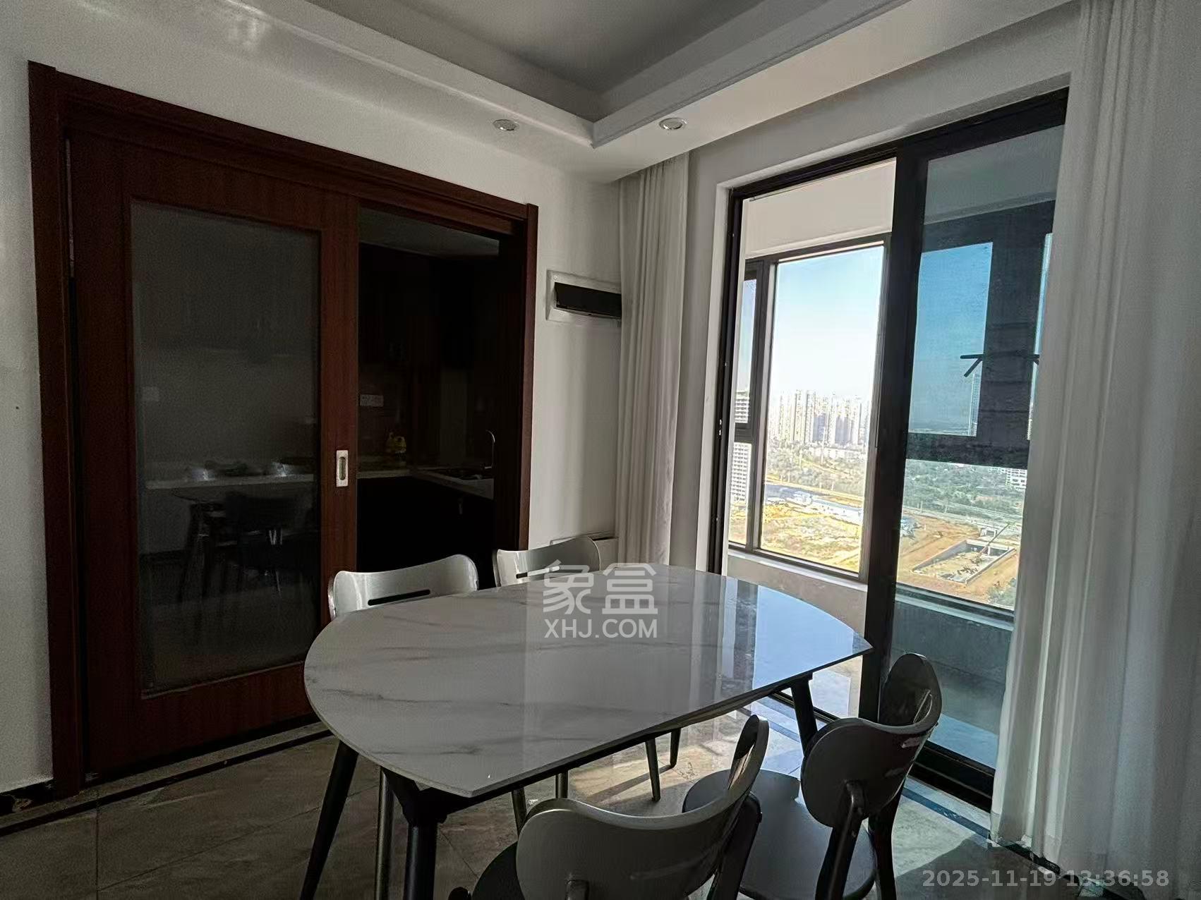 万润滨江天著  5室2厅2卫    2800.0元/月