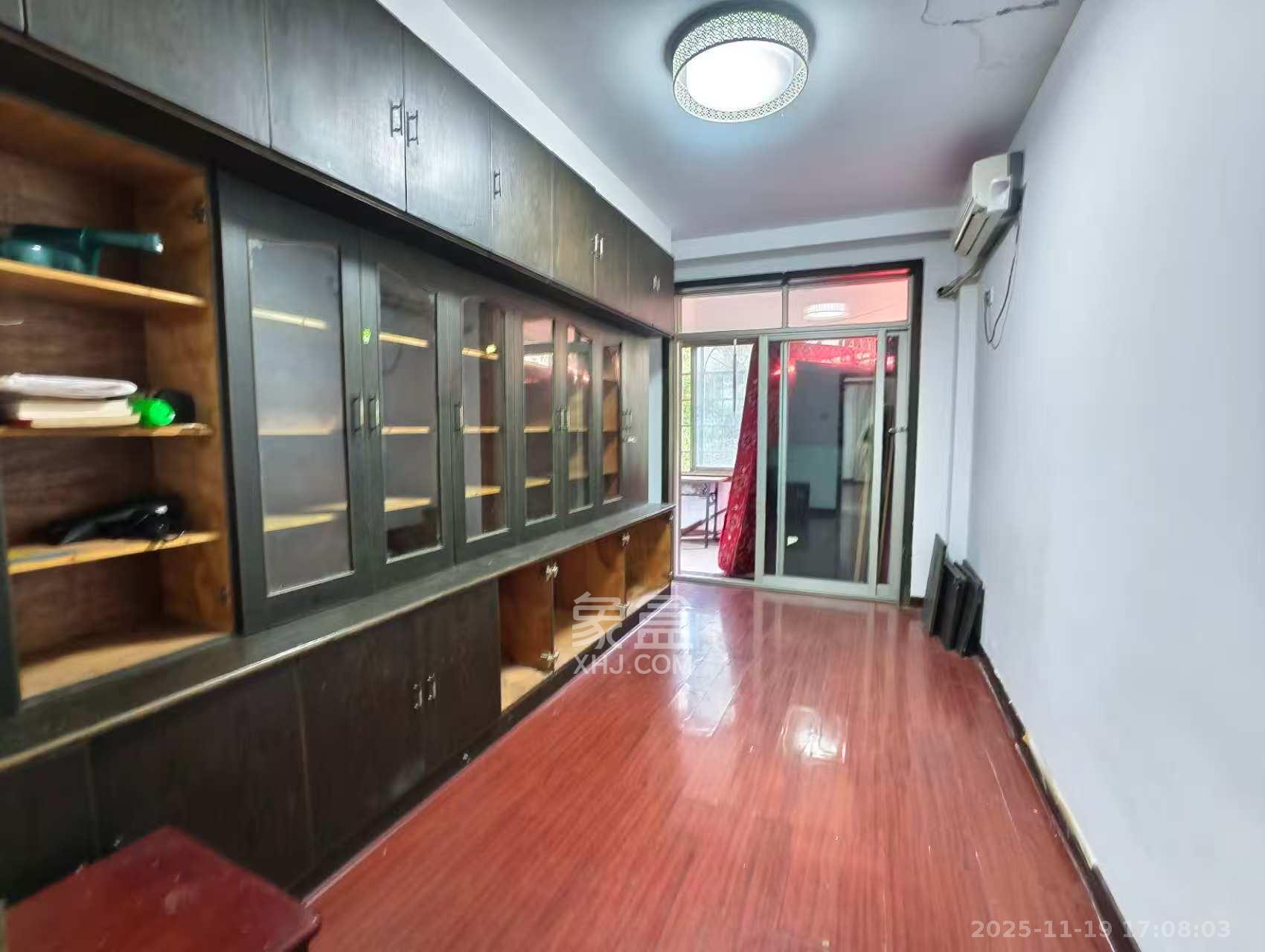 新世纪家园 3室2厅2卫 2400.0元/月 新世纪家园 3室2厅2卫 2400.0元/月室内图