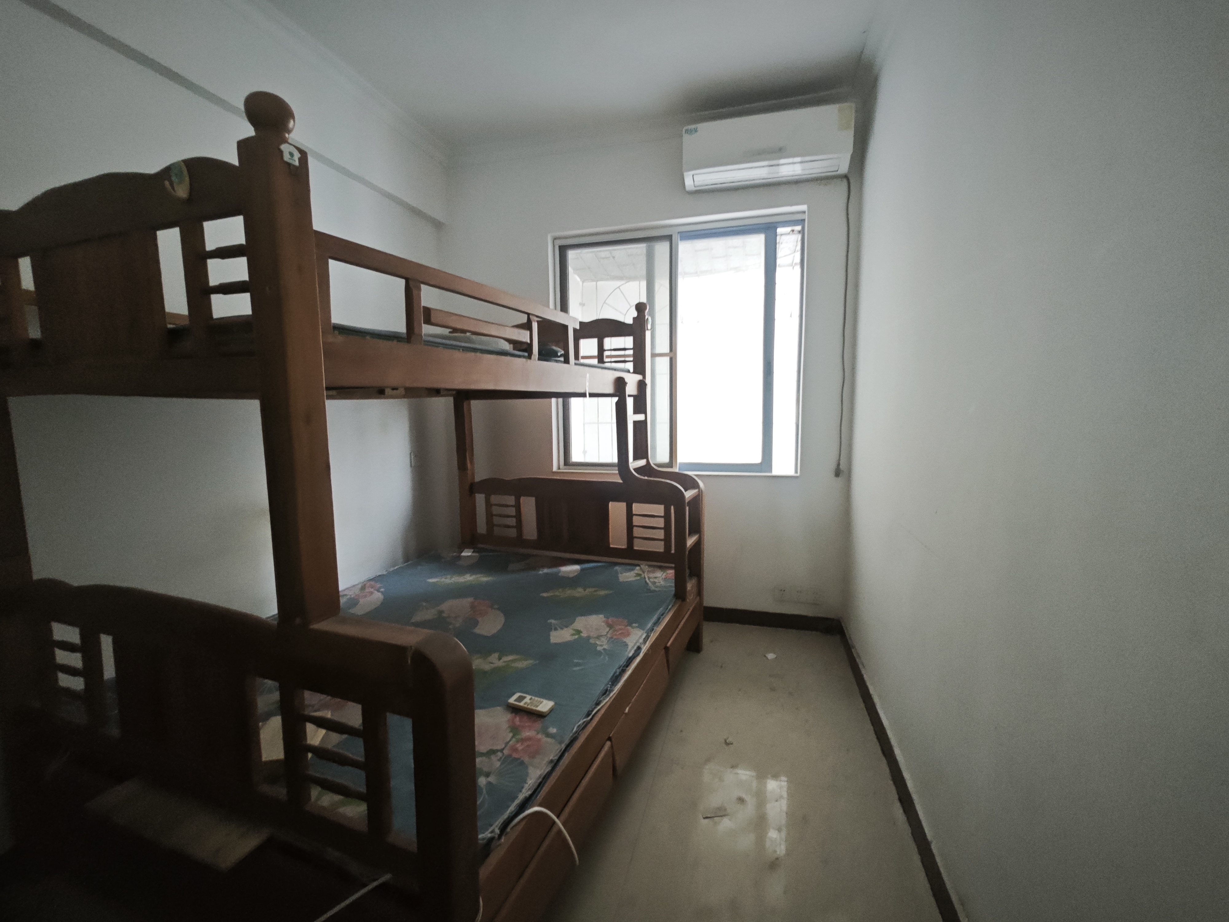 滨江花园（青年路）  2室1厅1卫    2000.0元/月室内图