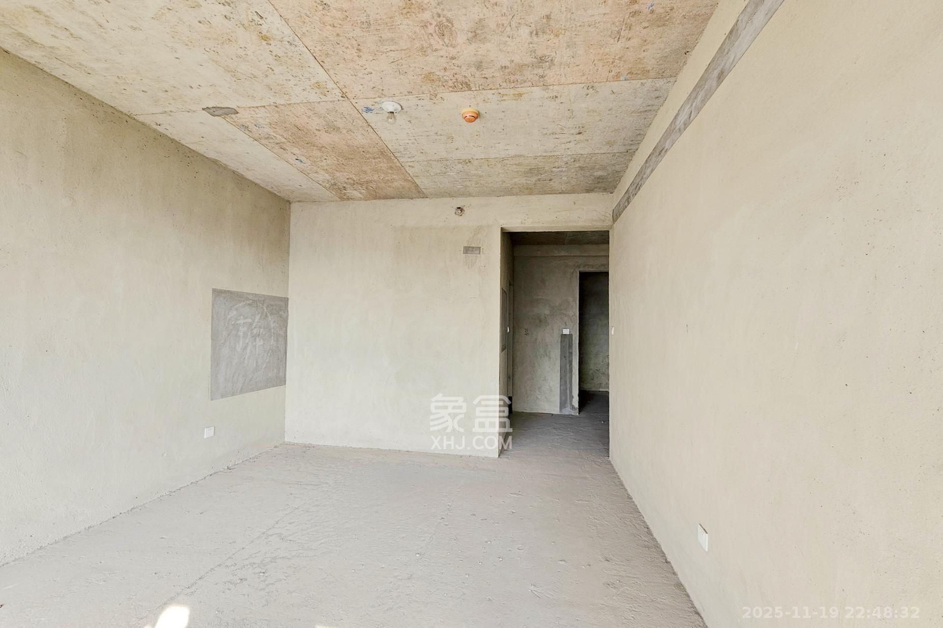 明昇壹城(明昇时代广场)二期 5室3厅3卫 188.8万 明昇壹城(明昇时代广场)二期 5室3厅3卫 188.8万卧室