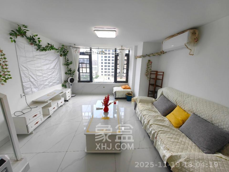 梅溪湖家居建材城 2室1厅1卫 1700.0元/月 梅溪湖家居建材城 2室1厅1卫 1700.0元/月室内图