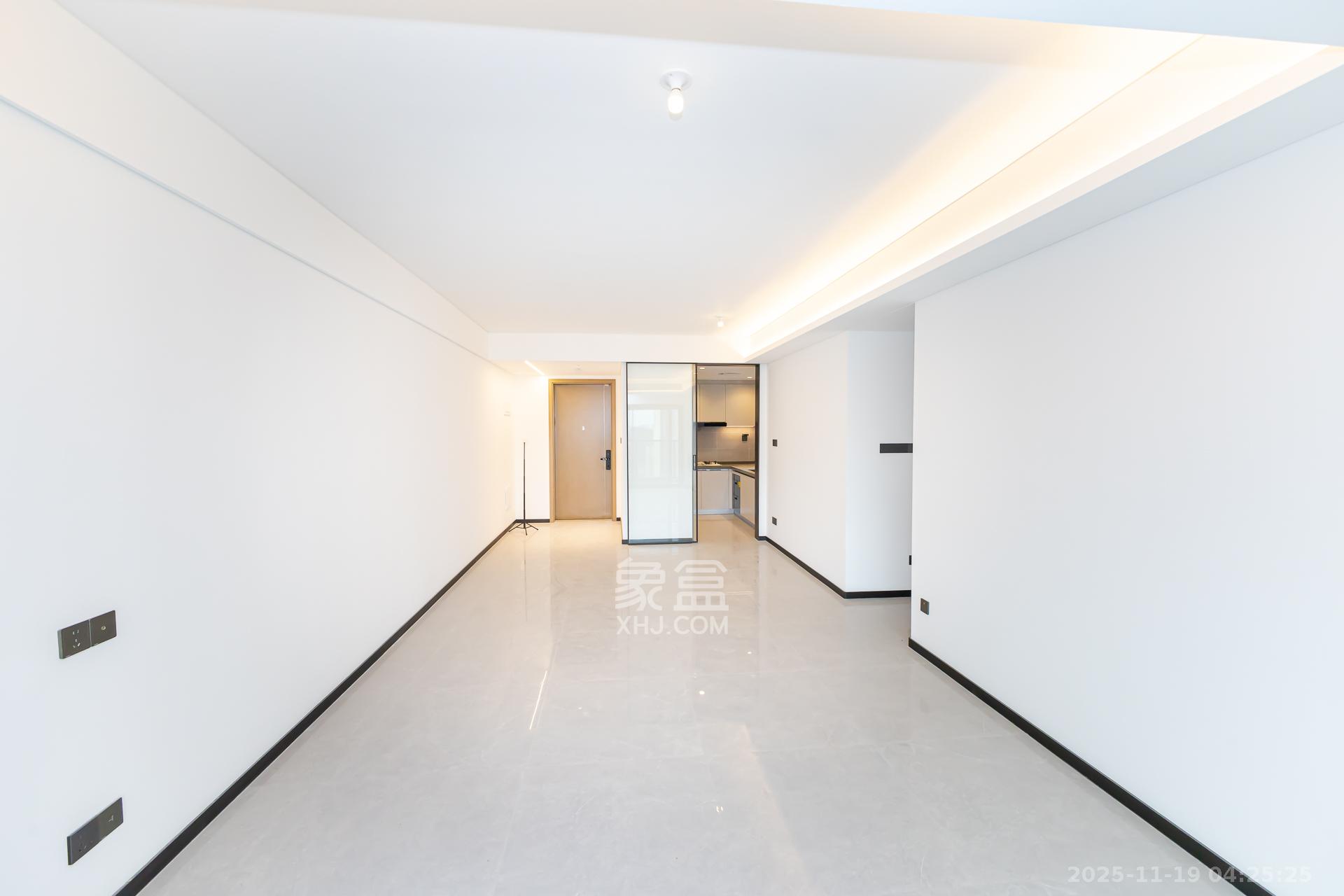 时代倾城汀蓝(时代倾城六期) 3室2厅2卫 138.0万 时代倾城汀蓝(时代倾城六期) 3室2厅2卫 138.0万客厅