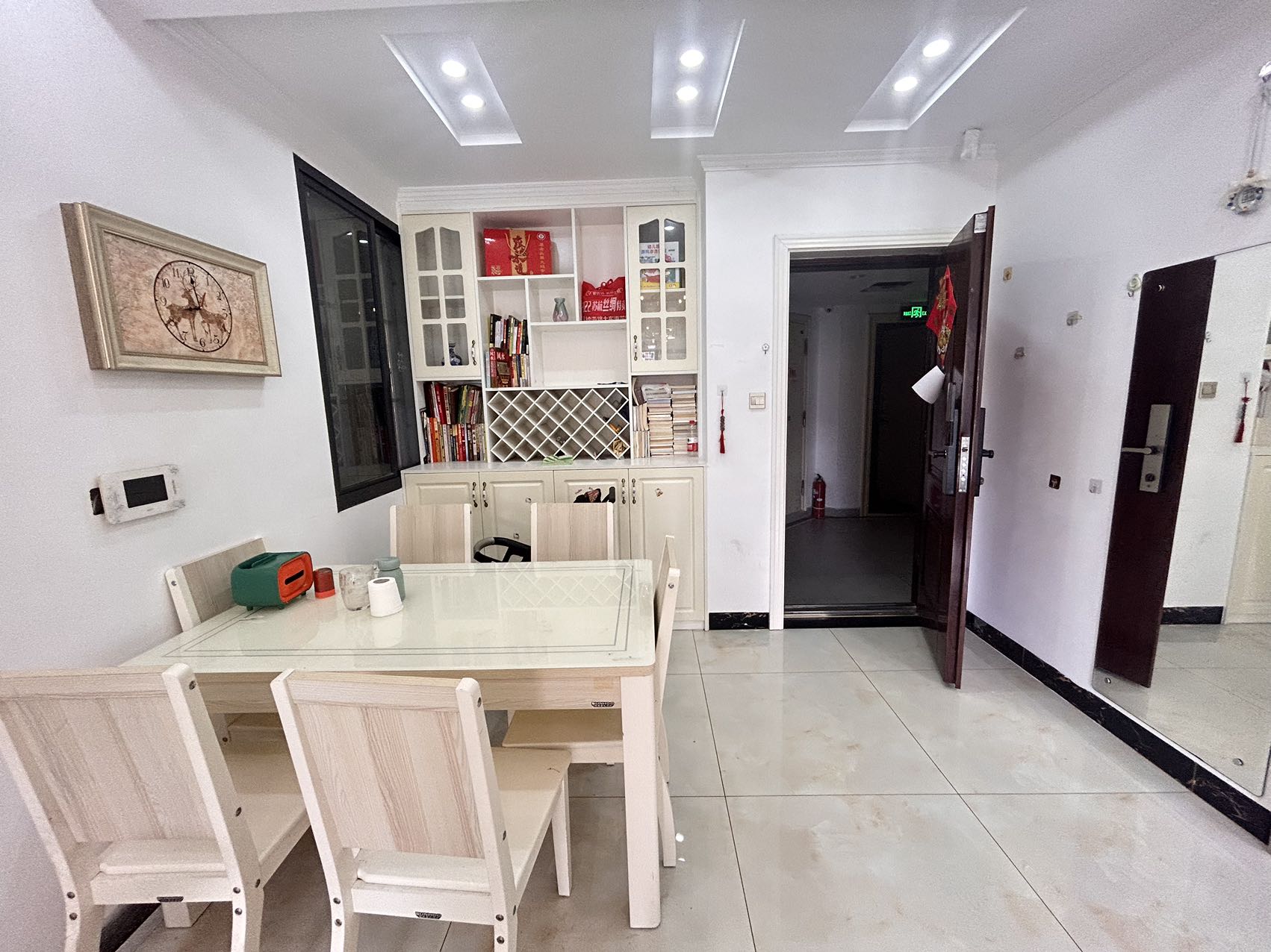 绿地海长流一期  1室2厅1卫    120.0万室内图