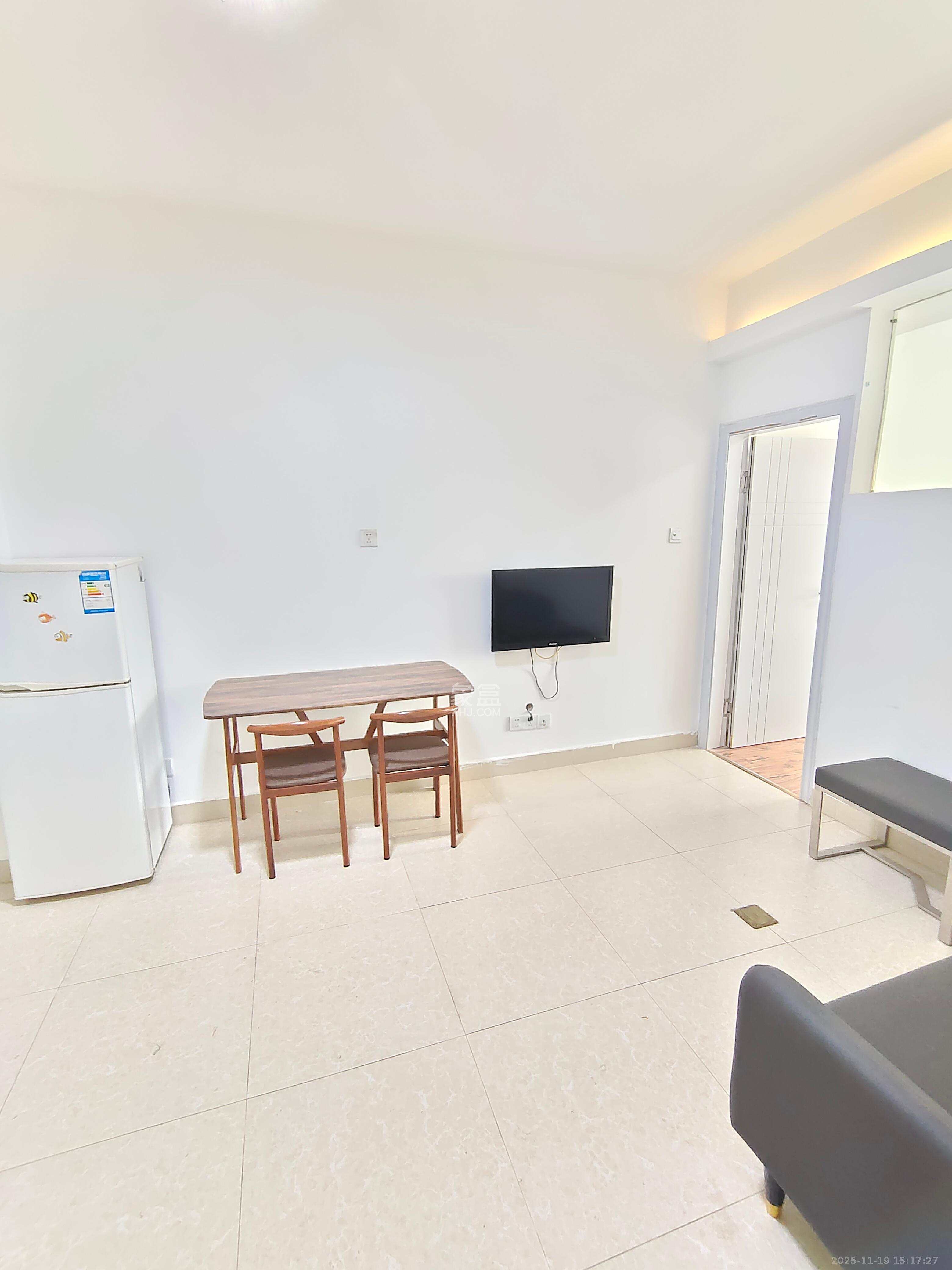 绿地公馆(绿地名邸) 1室1厅1卫 1400.0元/月 绿地公馆(绿地名邸) 1室1厅1卫 1400.0元/月室内图