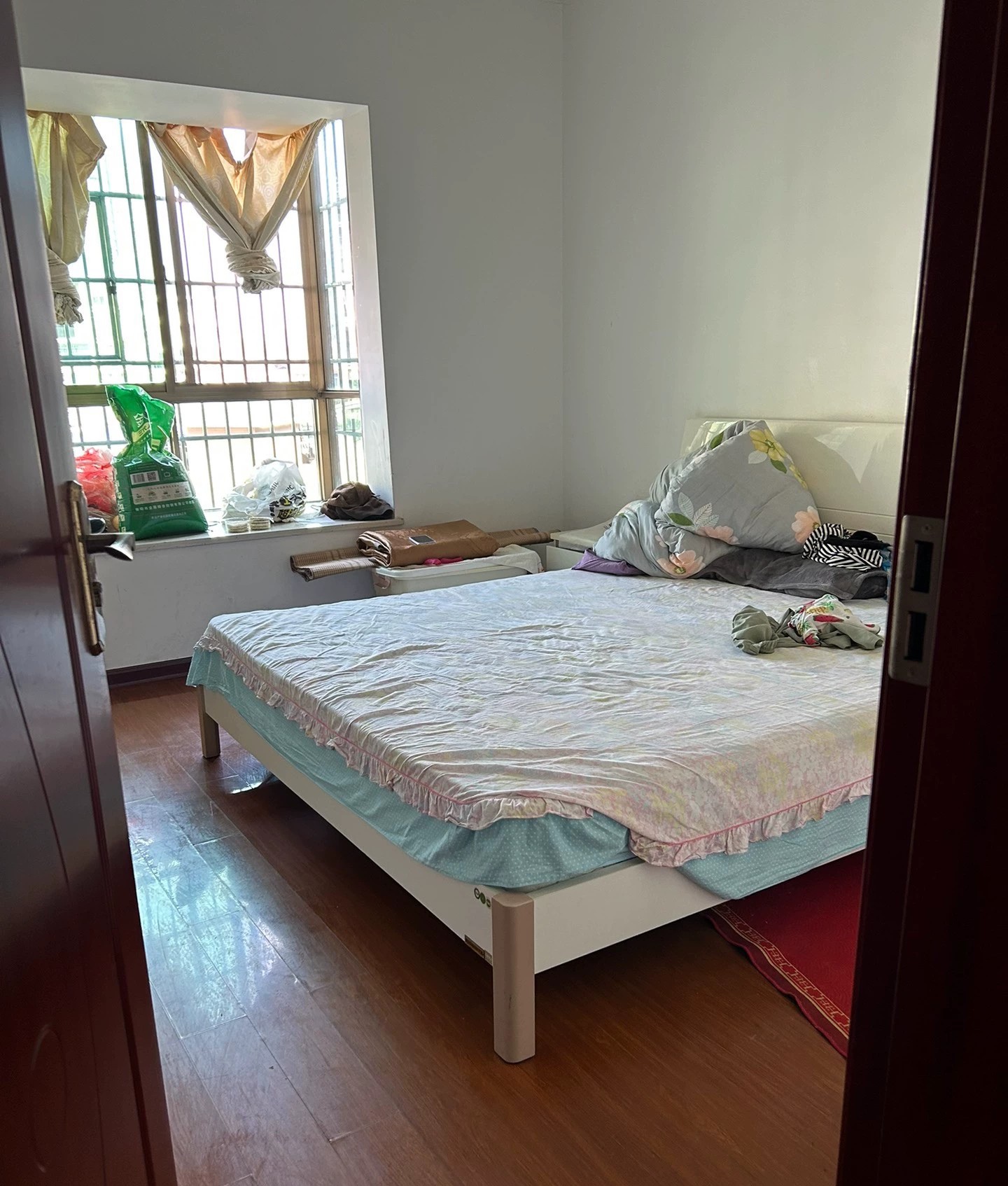 八角亭花苑  3室2厅2卫    48.0万客厅