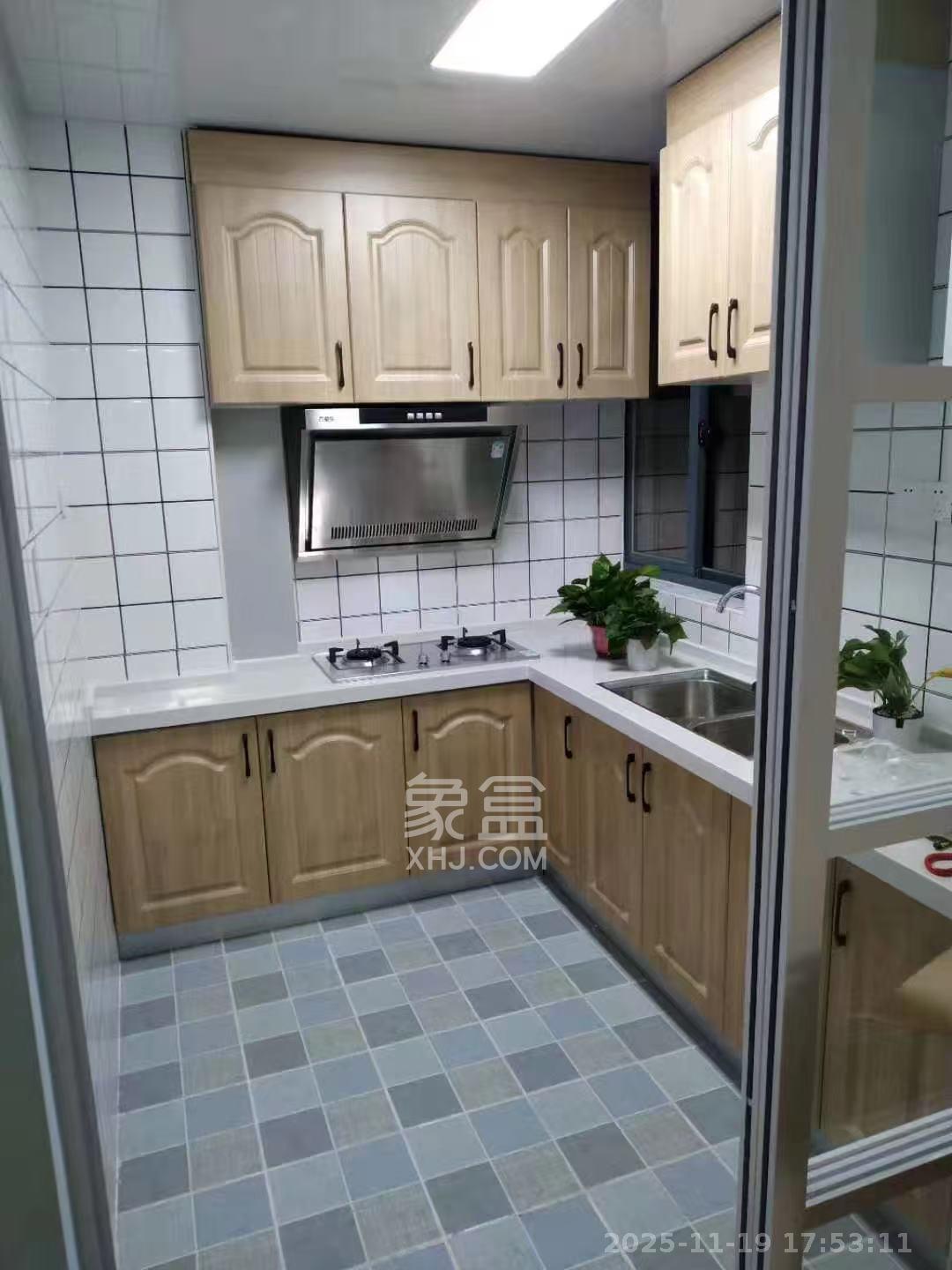 江南华府  3室2厅1卫    2600.0元/月室内图