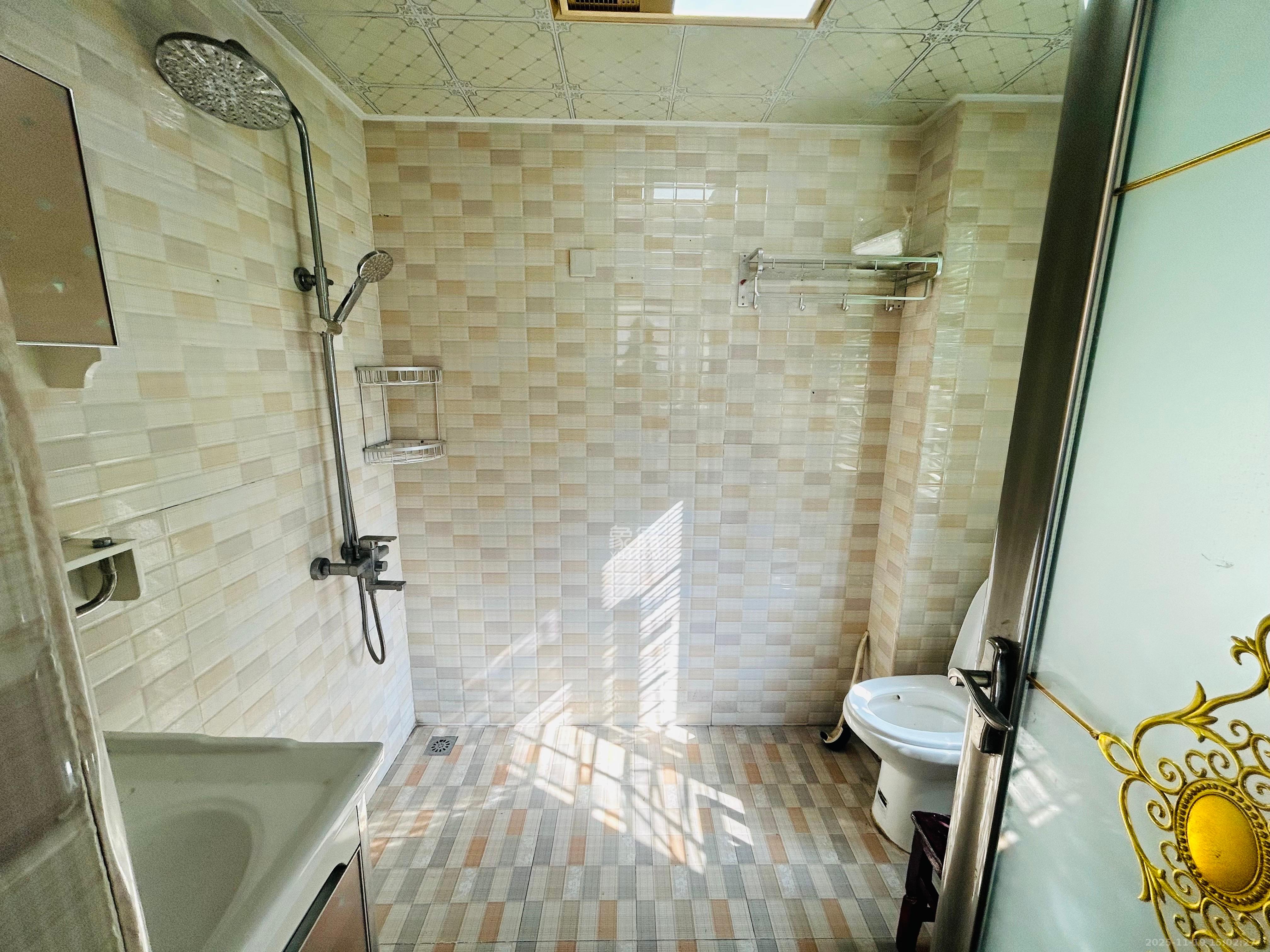 金房奥斯卡  3室2厅2卫    2500.0元/月室内图