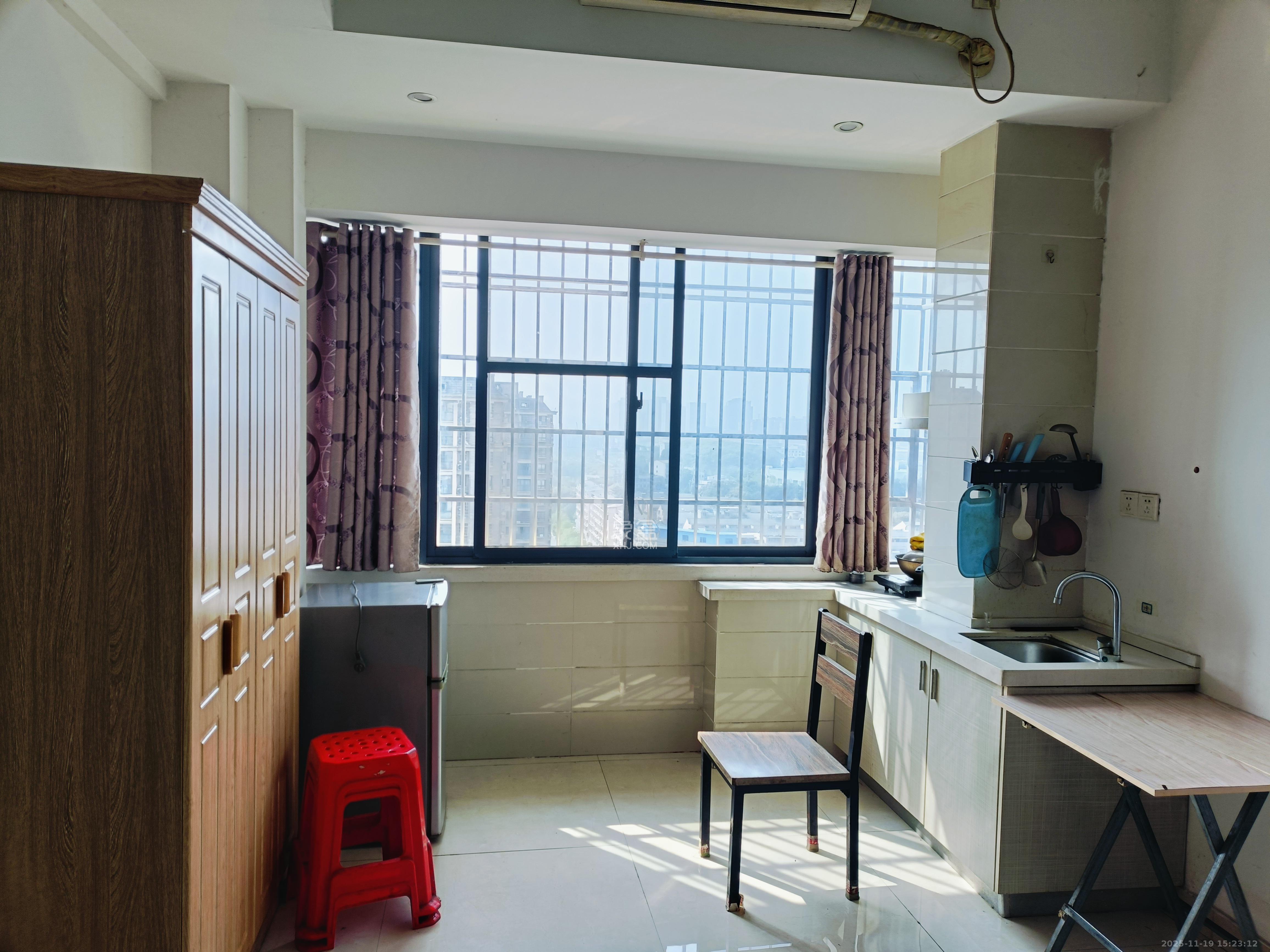 佐佑大厦  1室1厅1卫    800.0元/月室内图